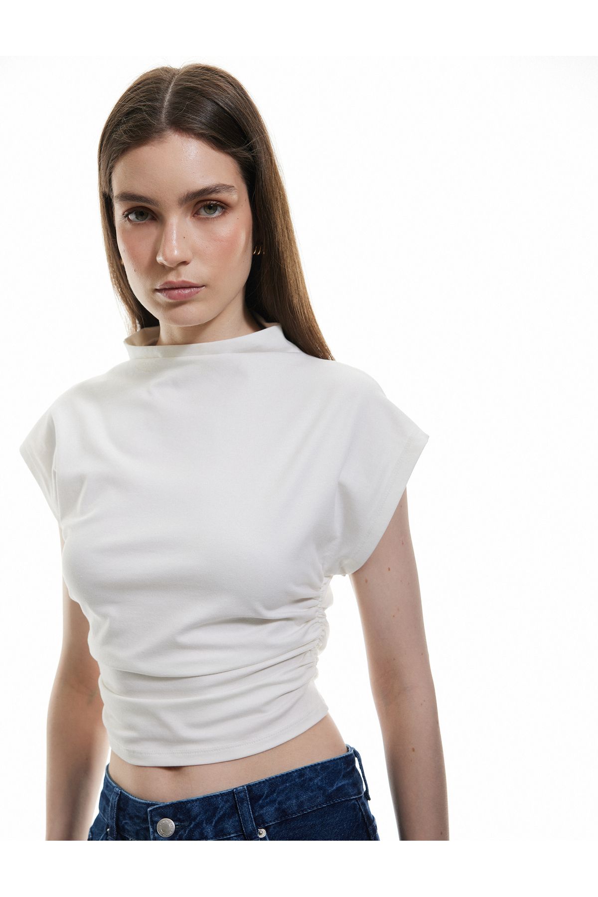 Koton Yeni Sezon Pamuklu Sandy Kumaş Drapeli Slim Fit Dik Yaka Kolsuz Tişört