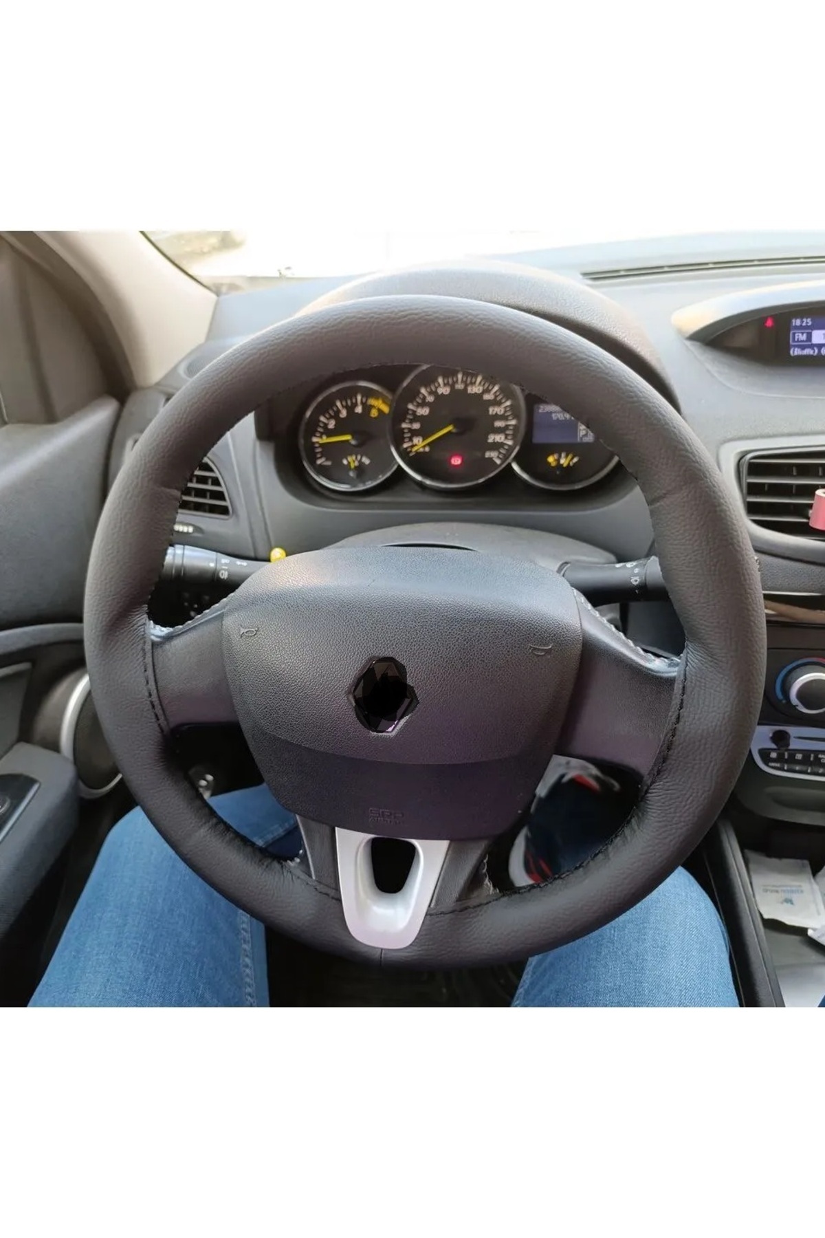 Dikişli Direksiyon Kılıfı Damarlı Siyah Deri Siyah Dikişli Renault Fluence İçin