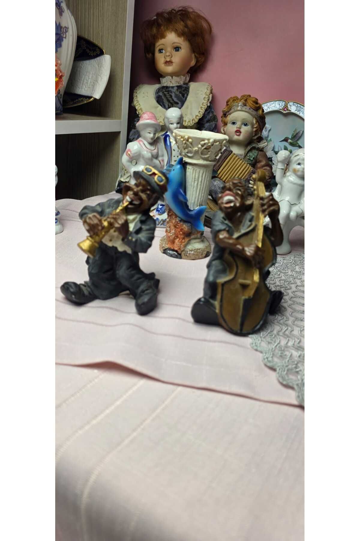 BIBLO Müzik aleti çalan biblo