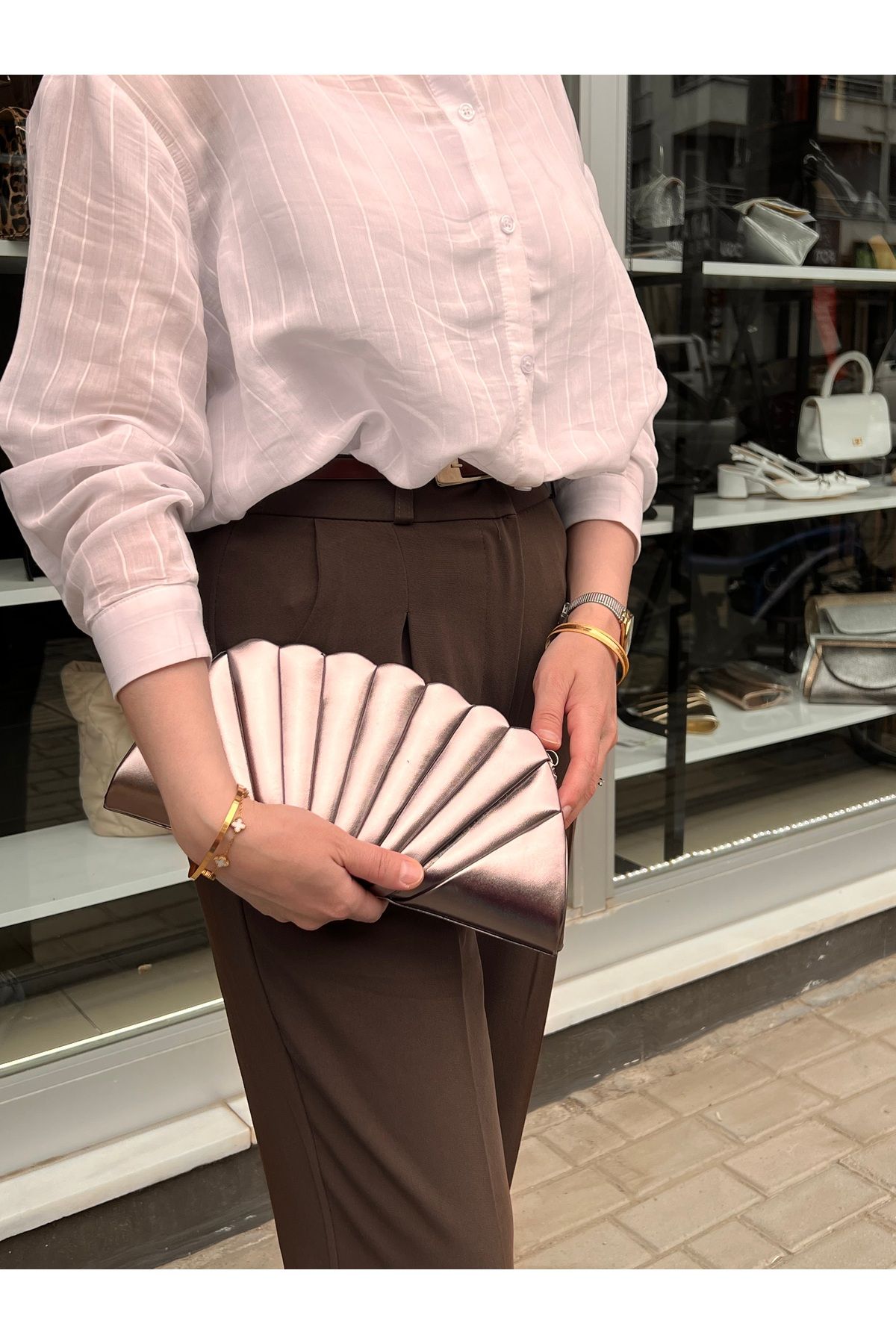 Butik Kadın İstiridye Zincirli Çanta