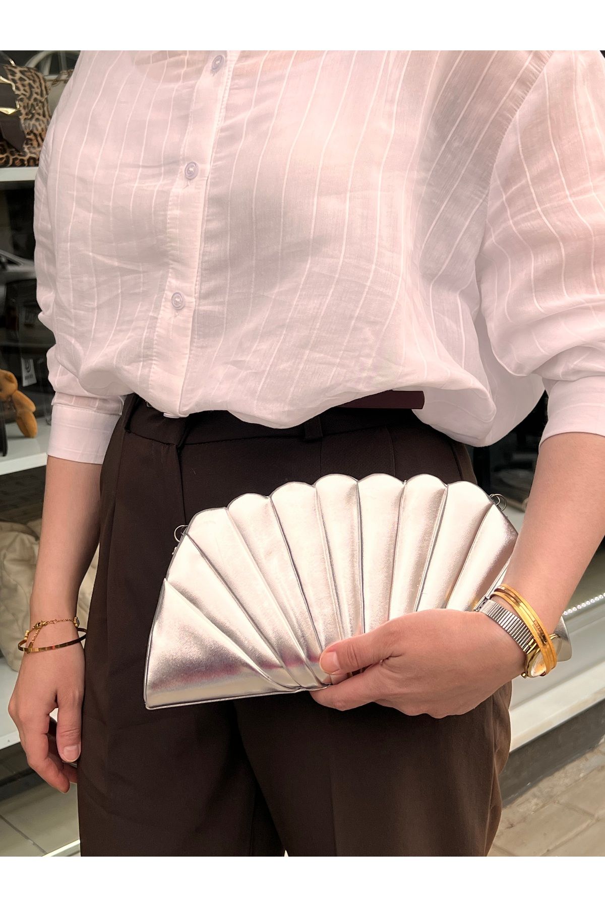 Butik Kadın İstiridye Zincirli Çanta