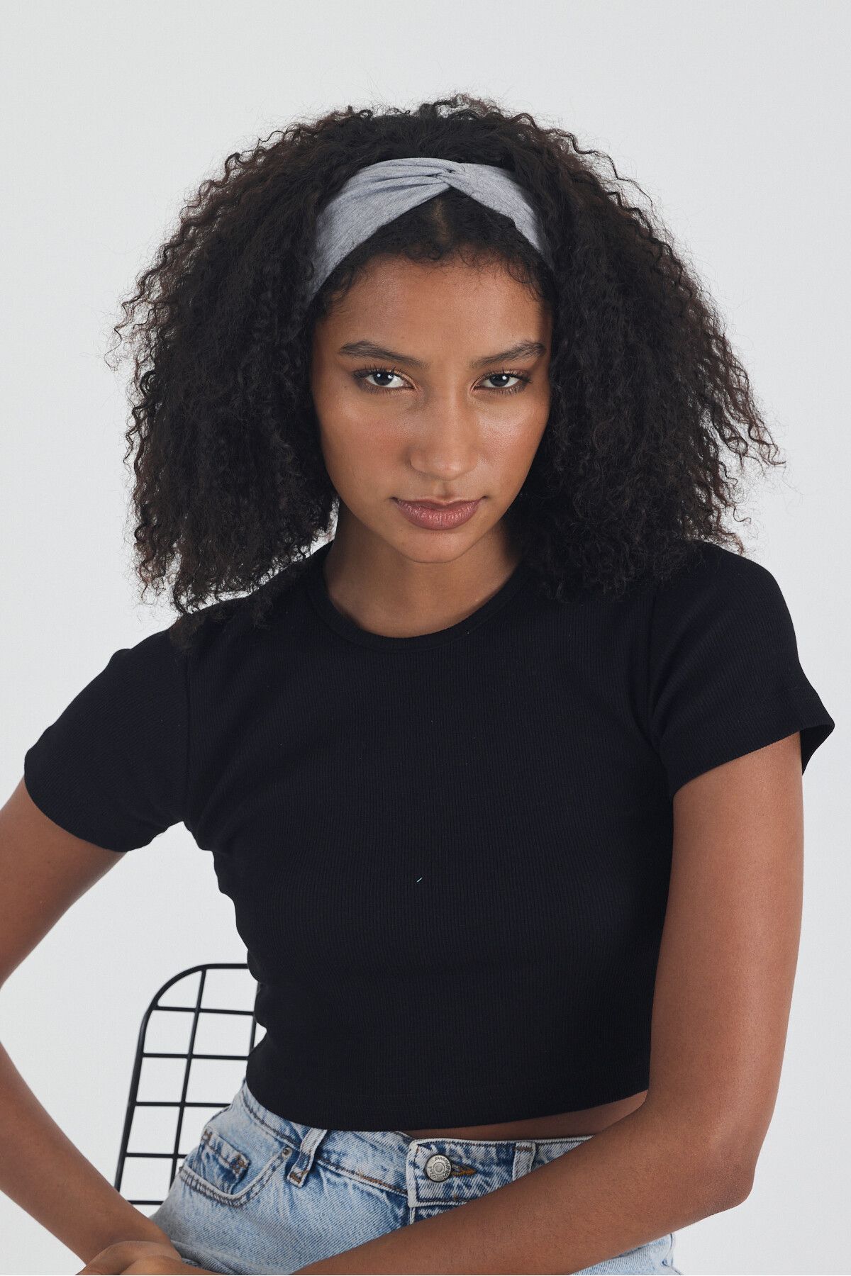 Butikgiz Siyah Kısa Kol Bisiklet Yaka Vücuda Oturan Kaşkorse Crop + Bandana Set %100 Pamumklu, Esnek Rahat