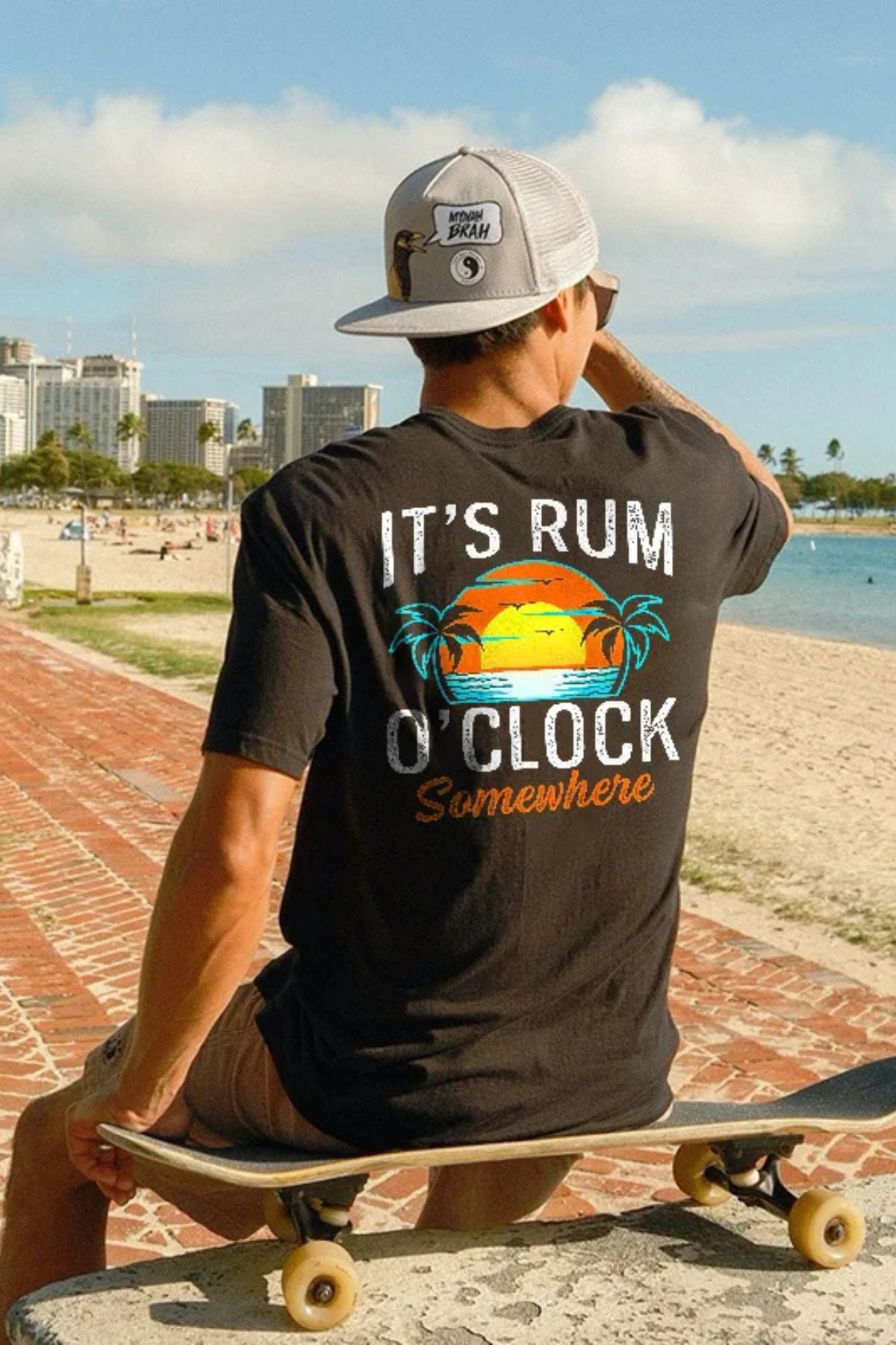 DESCARTES It's Rum O'Clock Somewhere Baskılı Oversize T-shirt