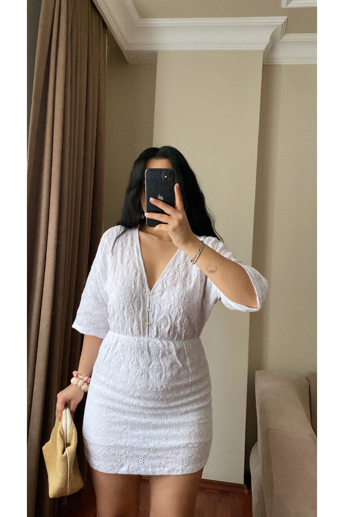 MODA Kadın Beyaz Güpürlü V Yaka Astarlı Kısa Elbise