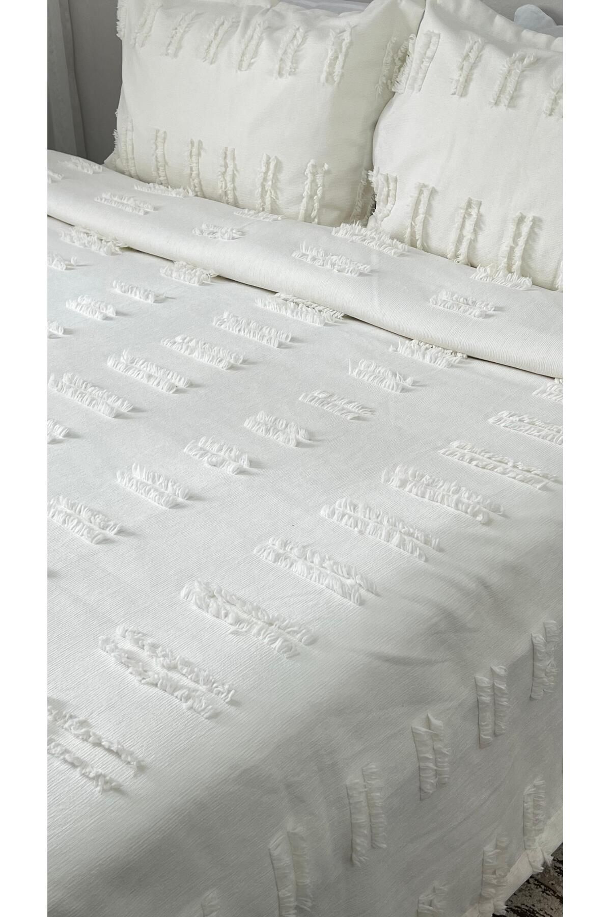 lusso stile Riflesso Çift Kişilik Ekru Yatak Örtüsü 250x260 ve 2 Adet Yastık Kılfı