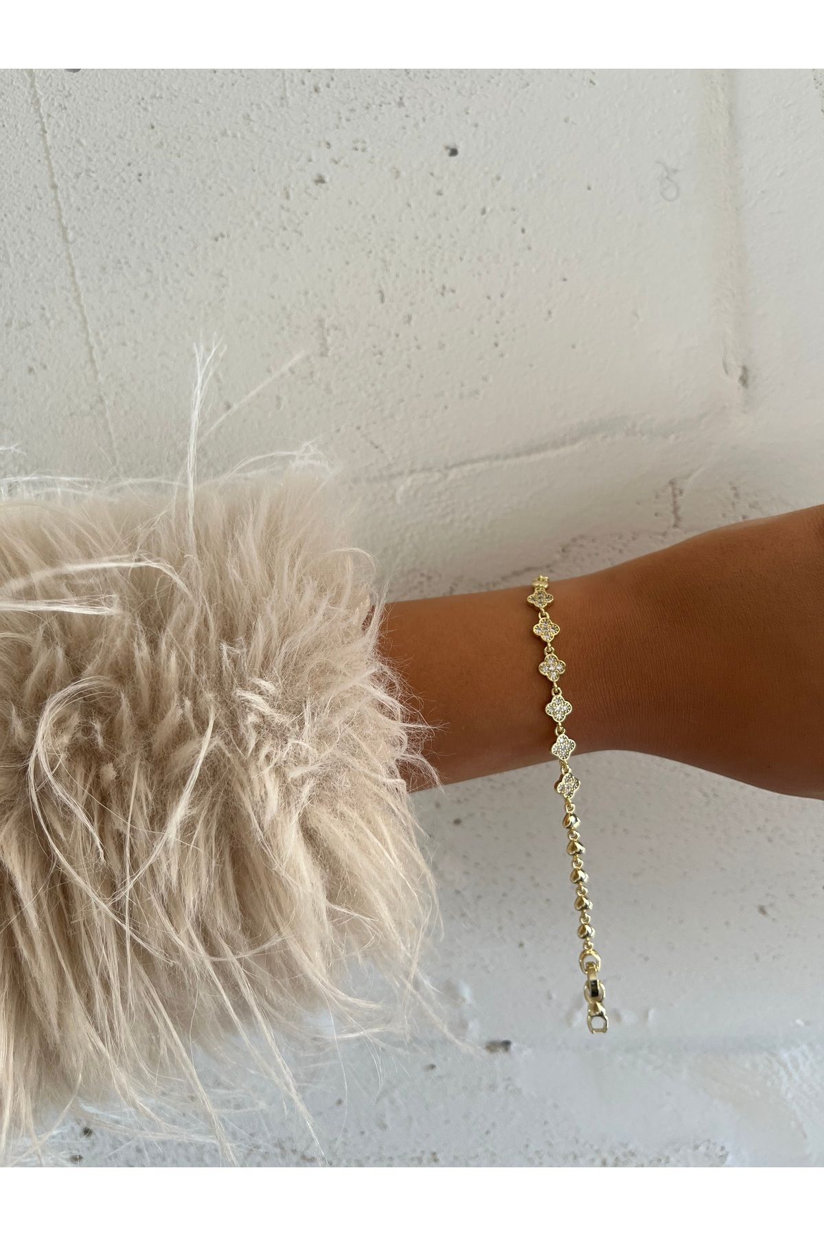 FASHİON JEWELRY Yonca ve Kalp Motifli Altın Kaplama Bileklik 17+2 Cm