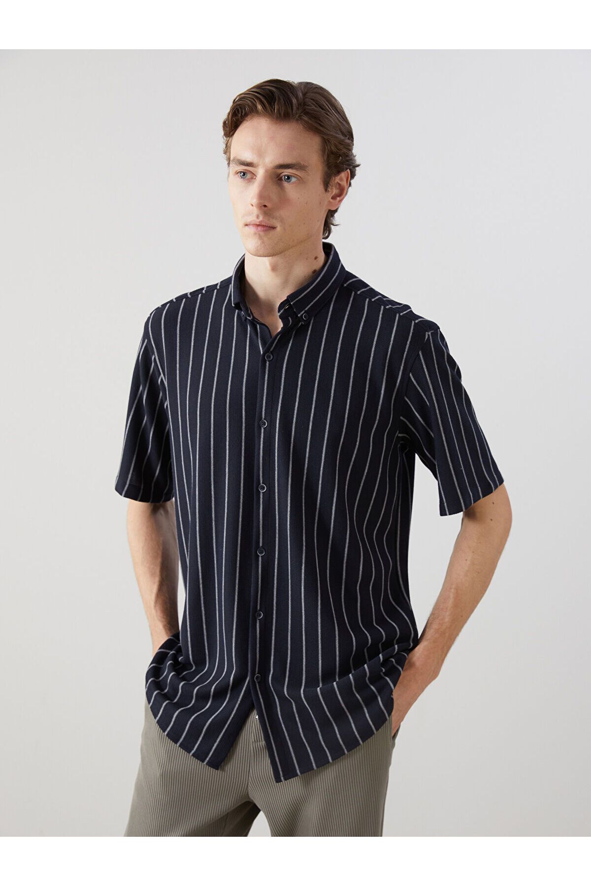 LC Waikiki Regular Fit Kısa Kollu Çizgili Erkek Gömlek