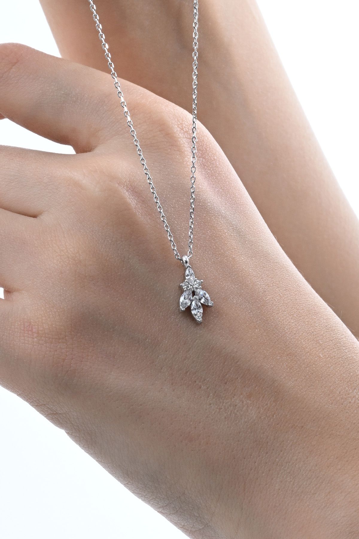 jingle bells Yaprak Işıltısı 925 Ayar Gümüş Kolye Rodyum