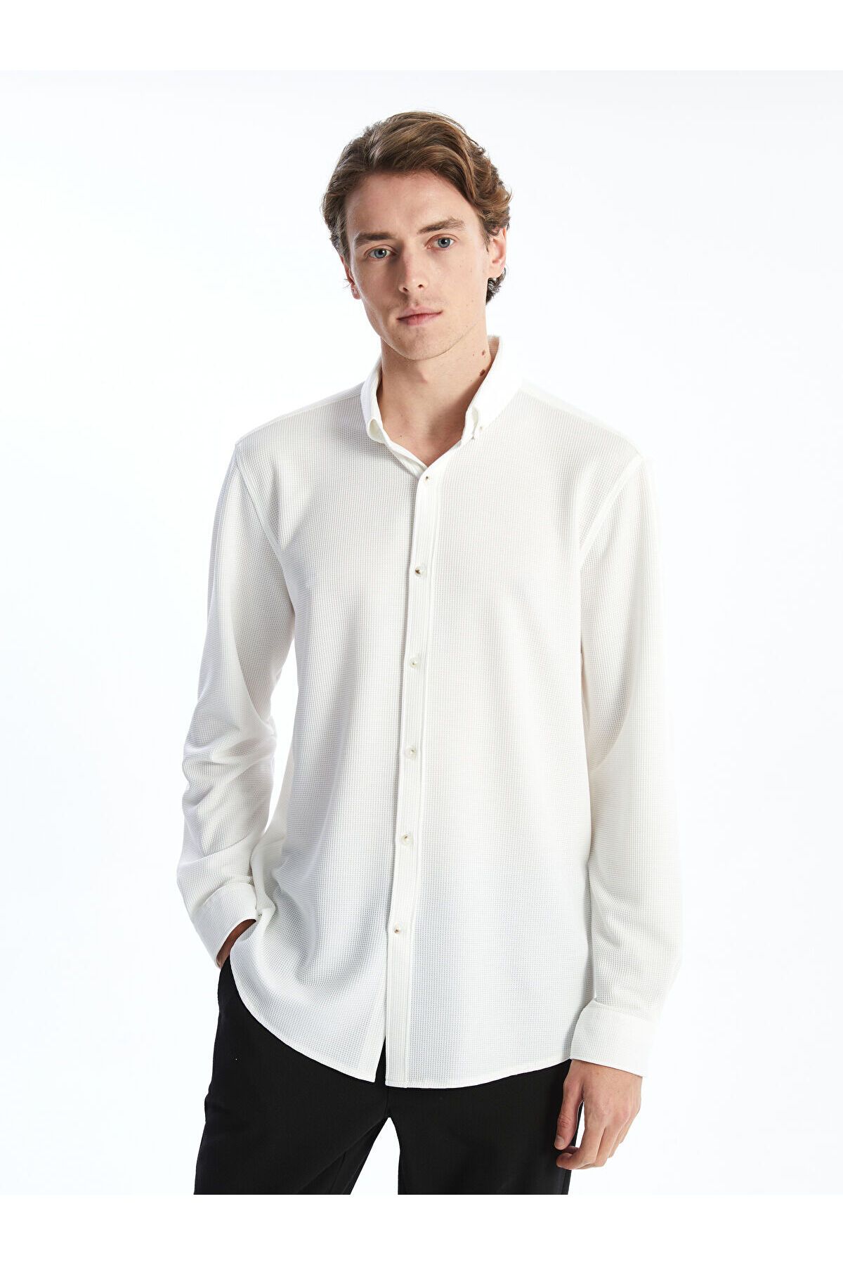 LC Waikiki Slim Fit Uzun Kollu Erkek Dokulu Gömlek
