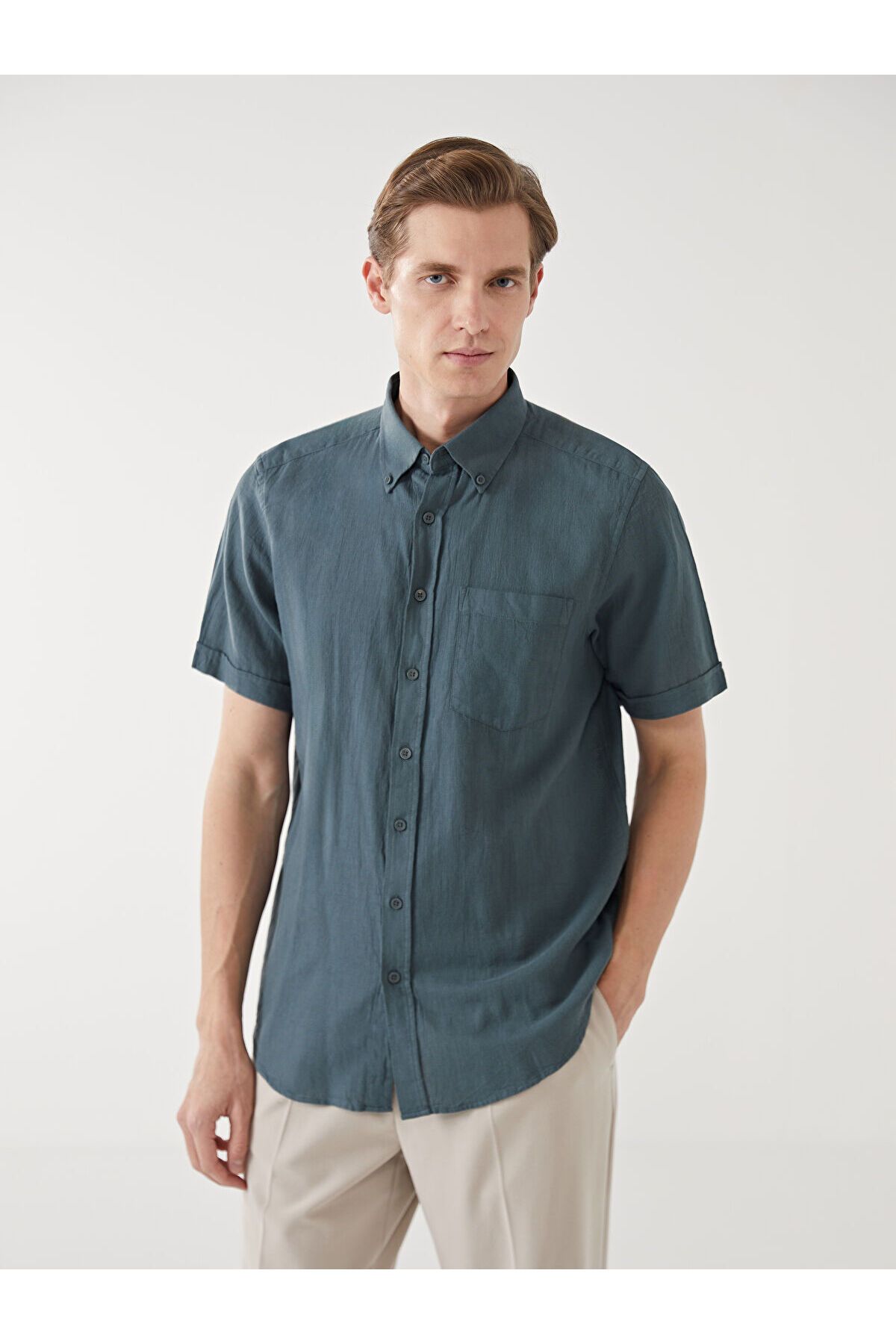 LC Waikiki Regular Fit Kısa Kollu Poplin Erkek Gömlek