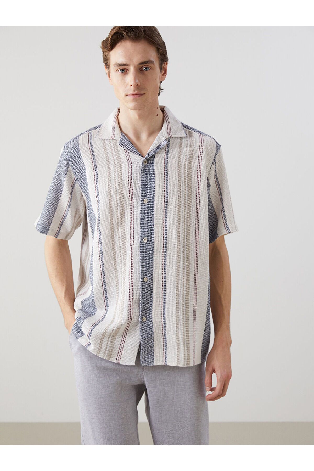 LC Waikiki Regular Fit Kısa Kollu Çizgili Erkek Gömlek