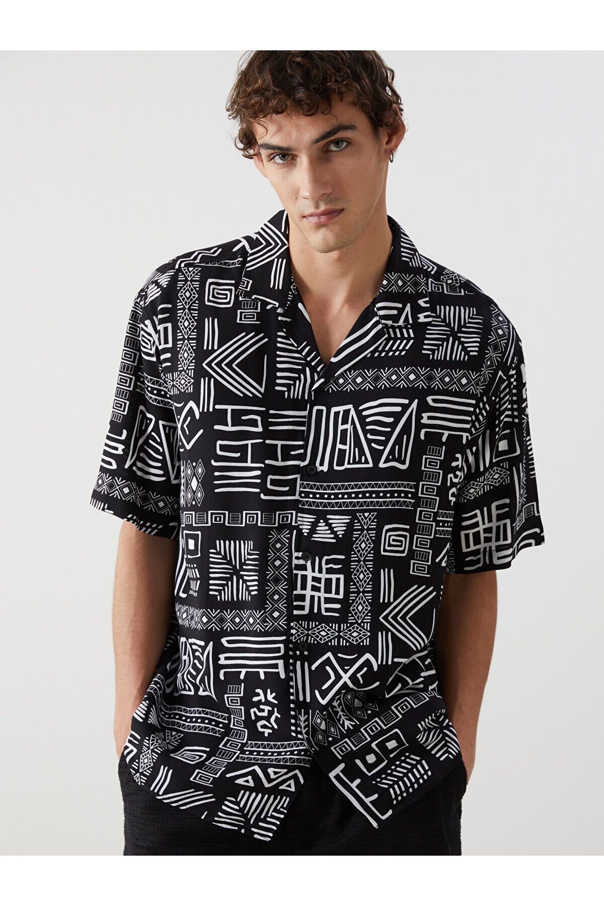 LC Waikiki Regular Fit Kısa Kollu Desenli Viskon Erkek Gömlek