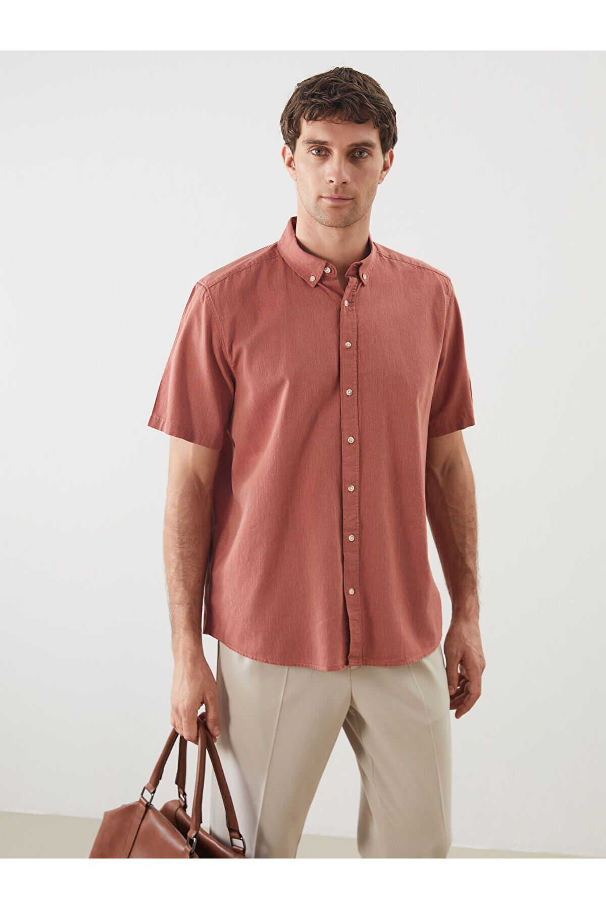 LC Waikiki Regular Fit Kısa Kollu Keten Karışımlı Erkek Gömlek