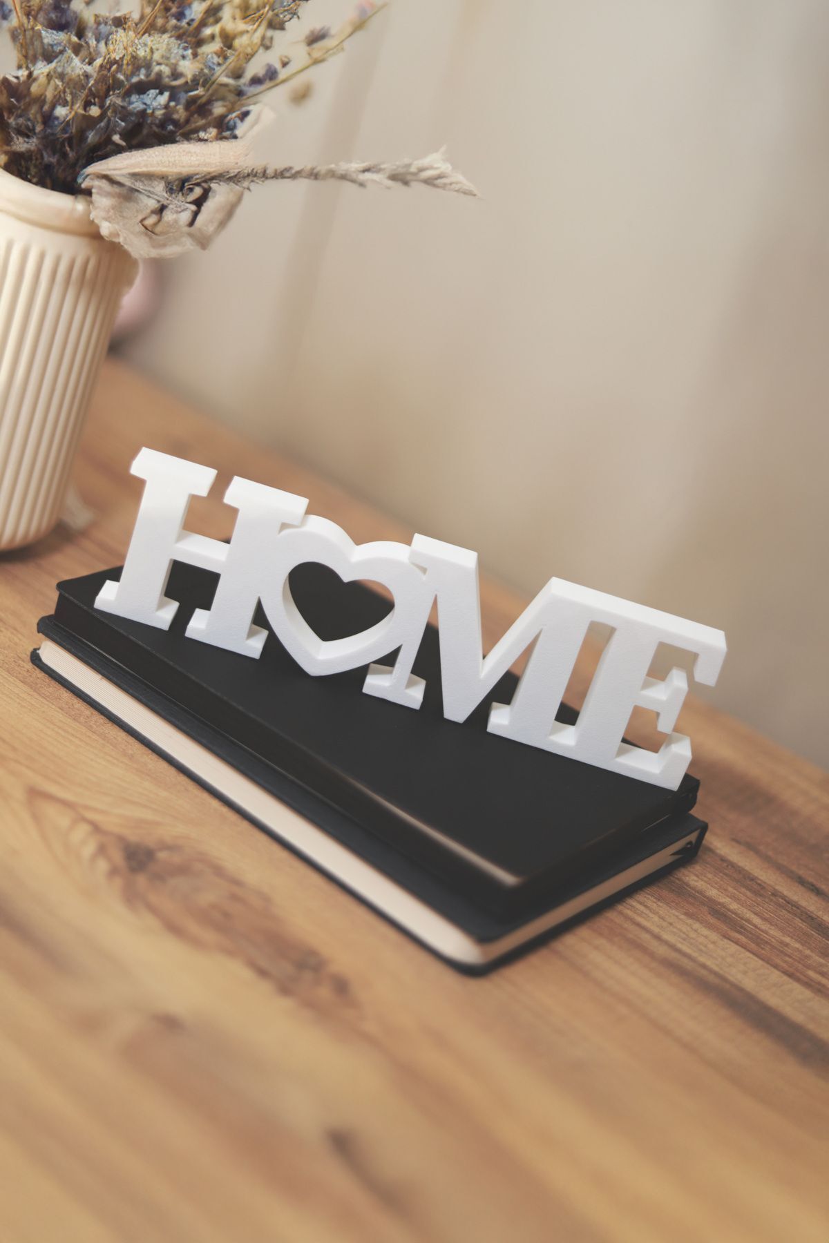 teknotrust Dekoratif HOME Yazılı Kalp Detaylı Dekoratif Obje – Şık ve Modern Ev Dekoru
