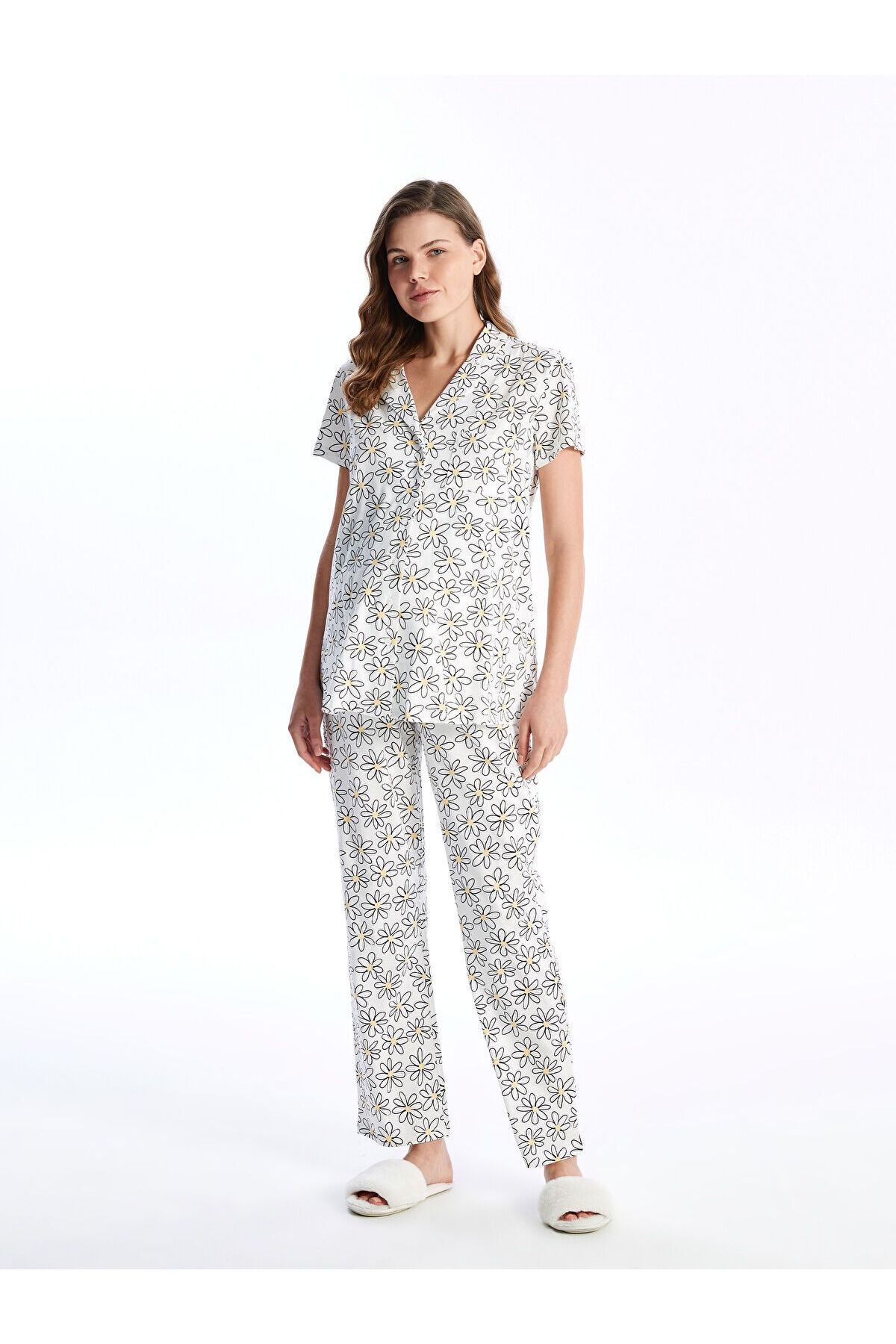 LC Waikiki Gömlek Yaka Çiçekli Kısa Kollu Hamile Pijama Takımı