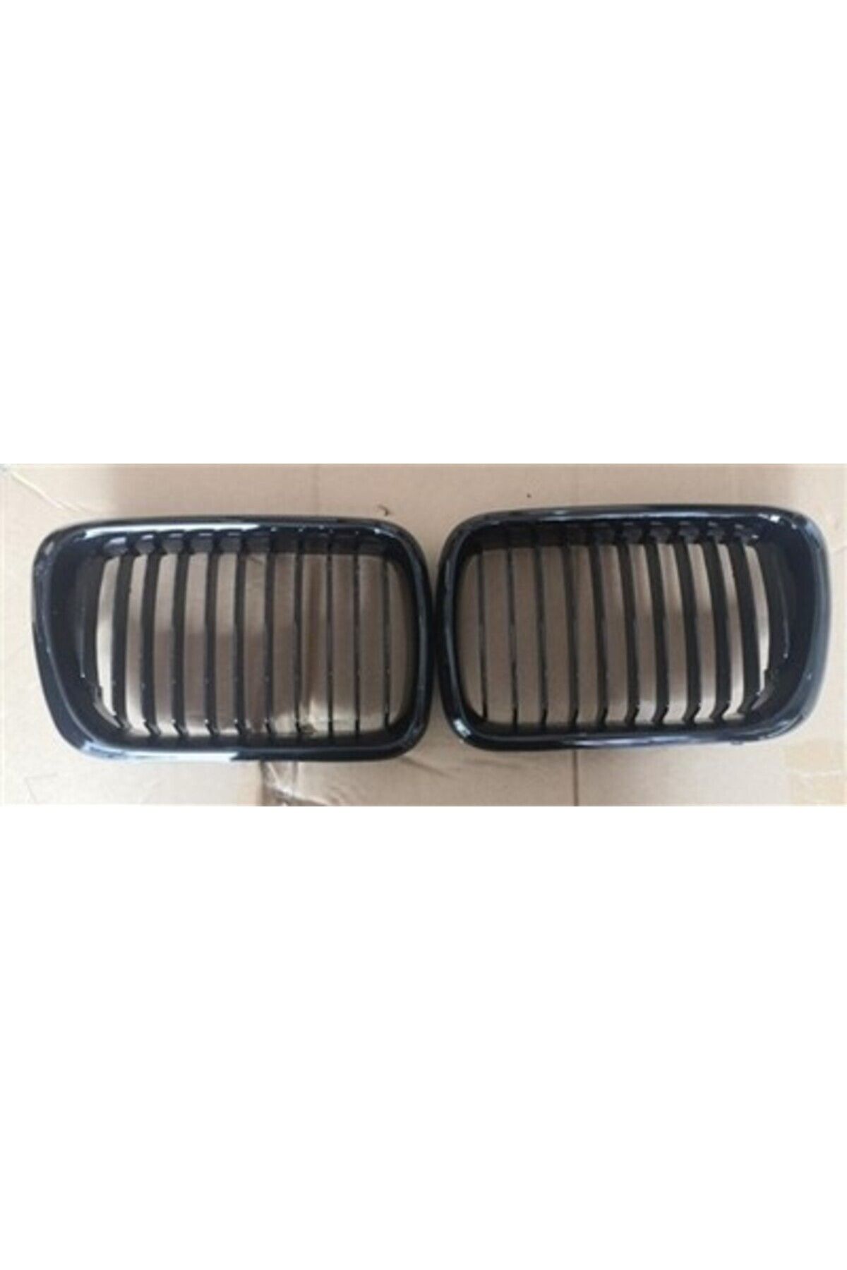 BİZİMPARÇA ÖN PANJUR BÖBREK SET BMW E36 PARLAK SİYAH 91>96