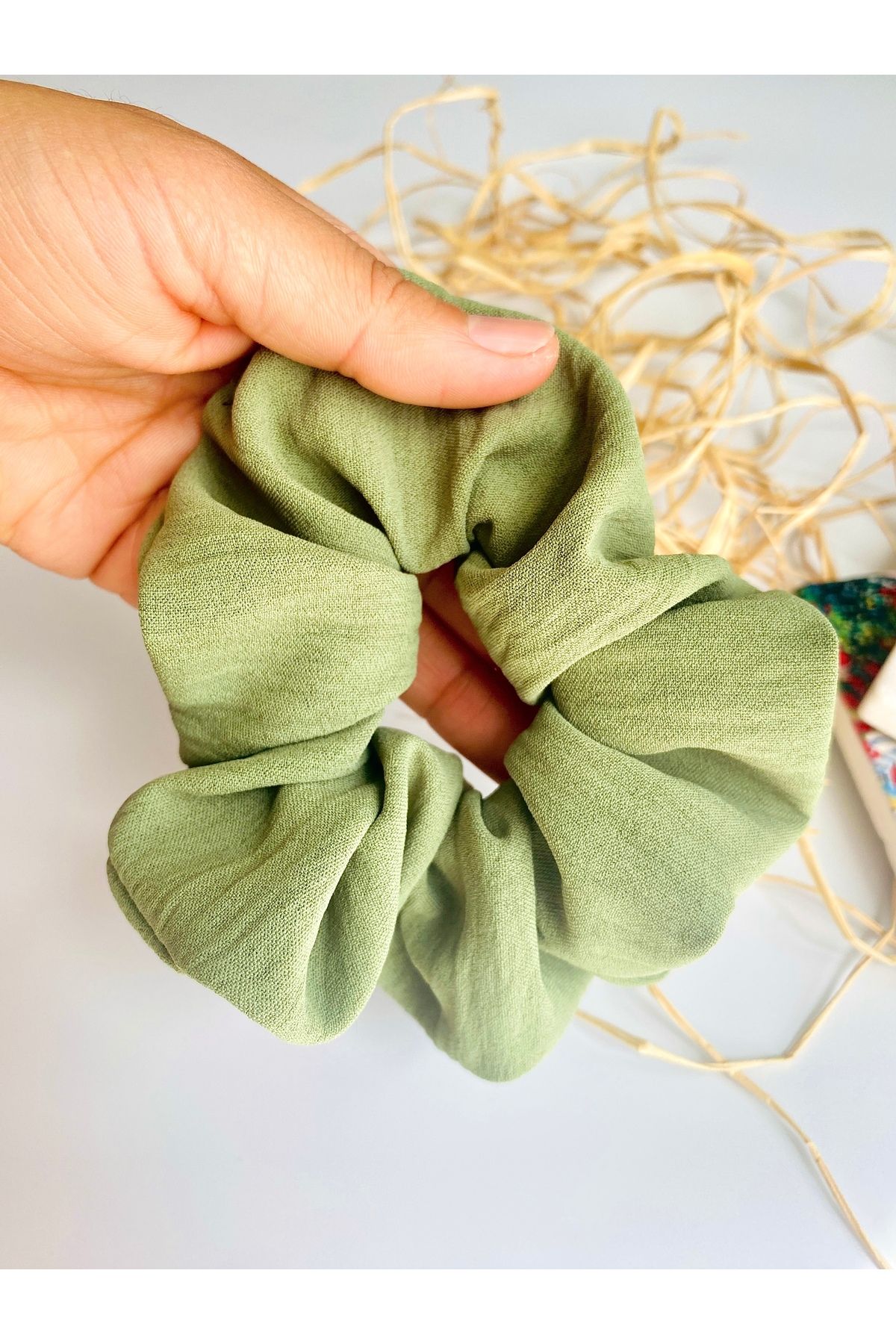seyranat Haki Yeşil Kaliteli Ayrobin Kumaş Kadın Genç Kız Orta Boy Çapı 12 cm Simit Saç Tokası Scrunchie Toka