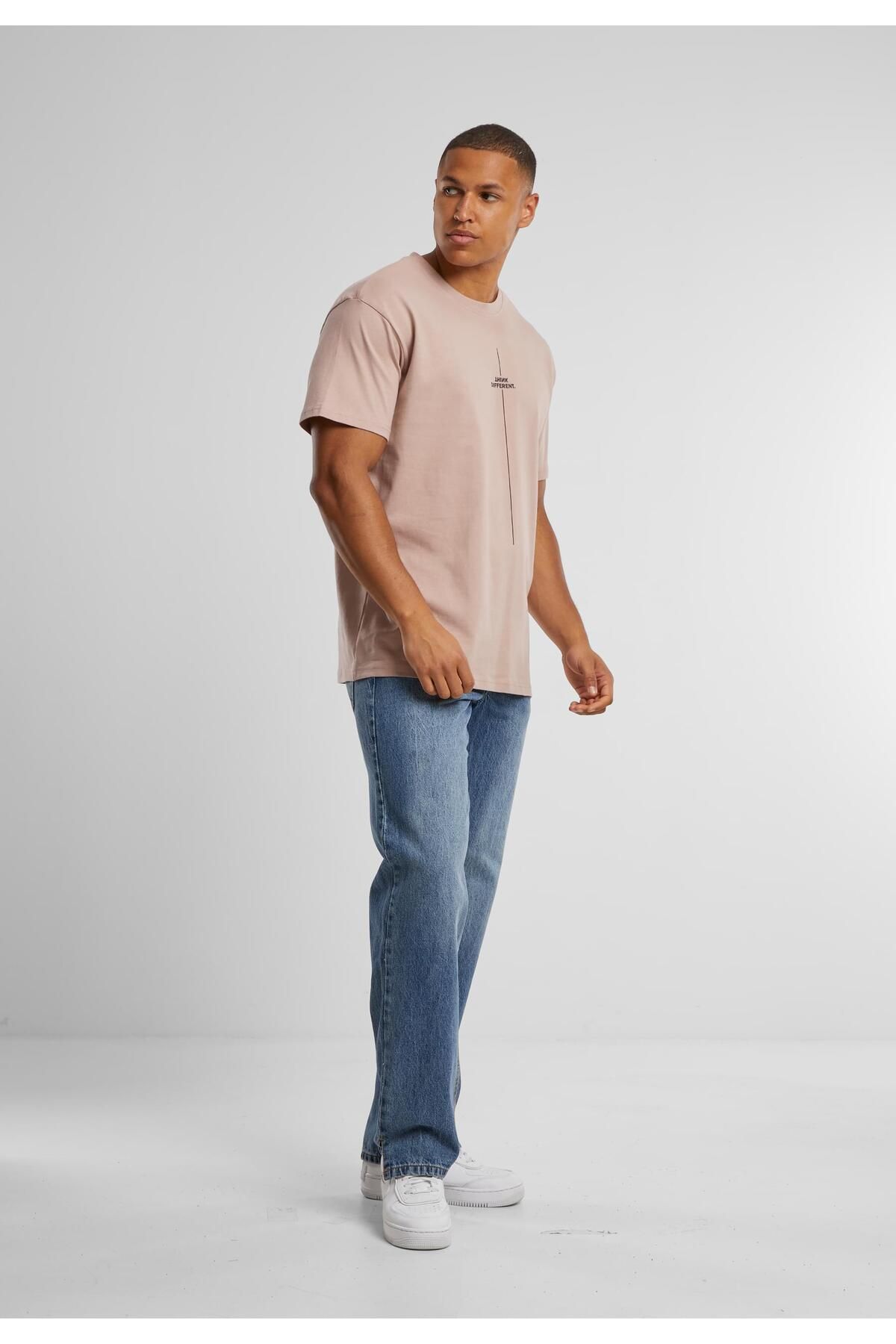 Merchcode-Herren Think Different Heavy Oversized Tee 6