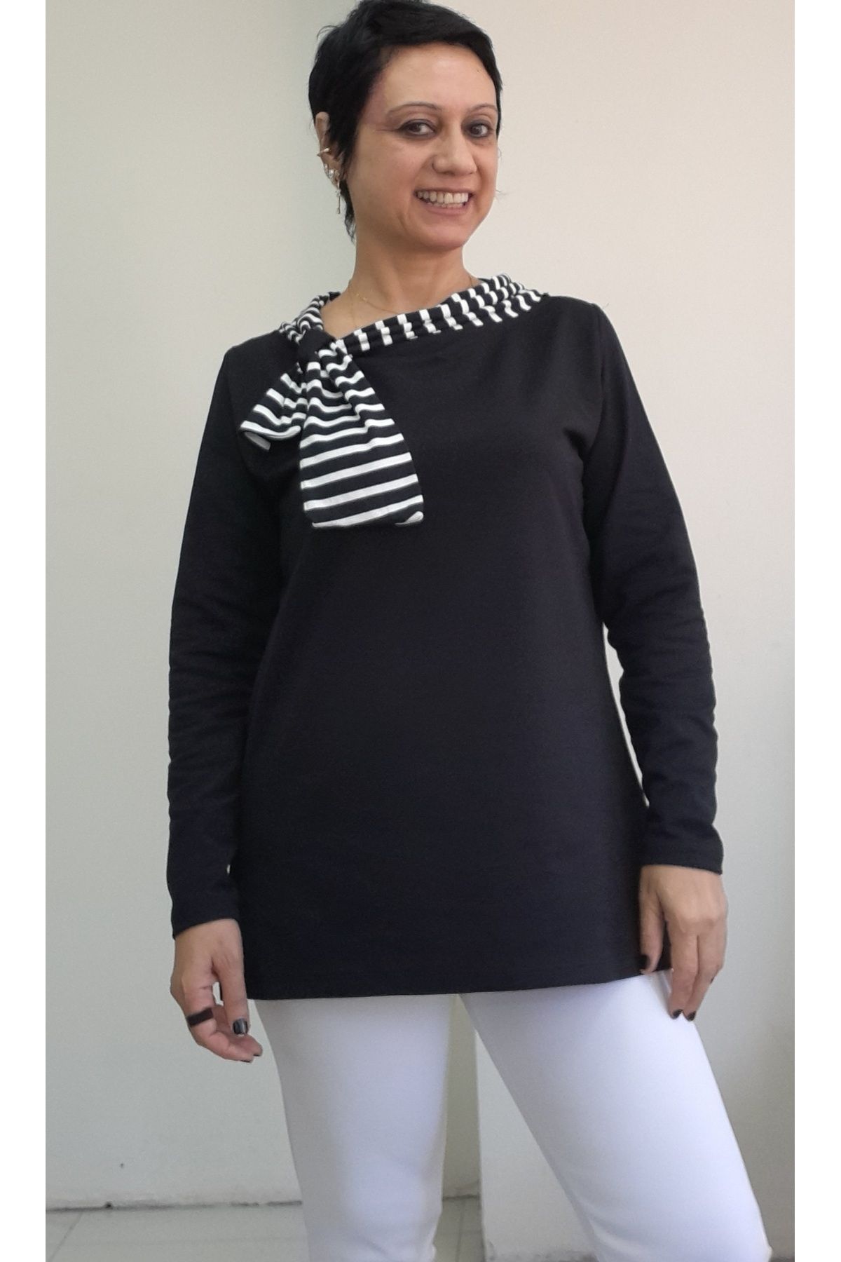 Mertcan Butik Siyah kayık yaka siyah beyaz çizgili renk bloklu uzun kollu penye viskon tişört