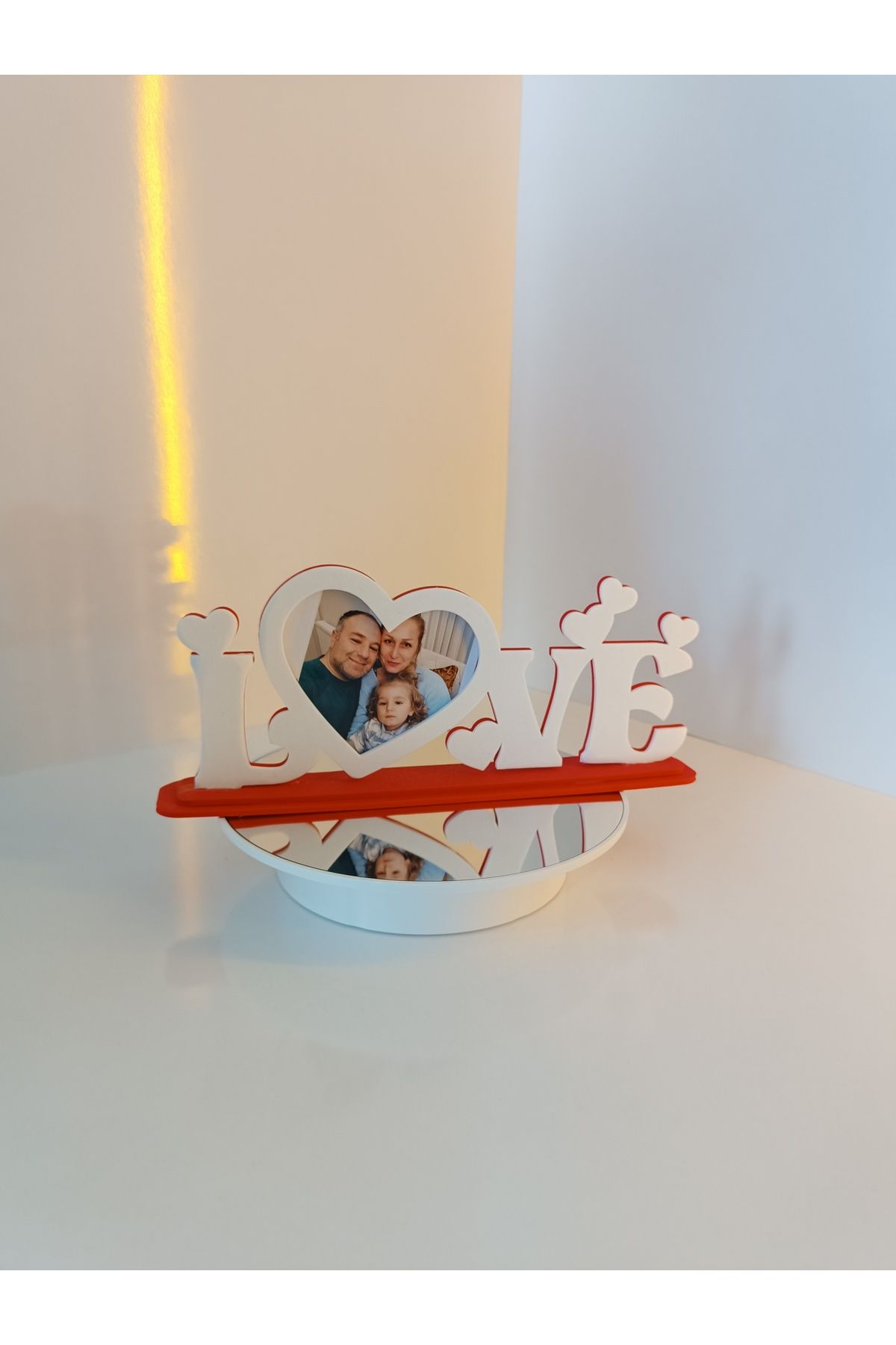 Home LOVE FOTOĞRAF ÇERÇEVELİ MASAÜSTÜ DEKORATİF ÜRÜN 26 CM