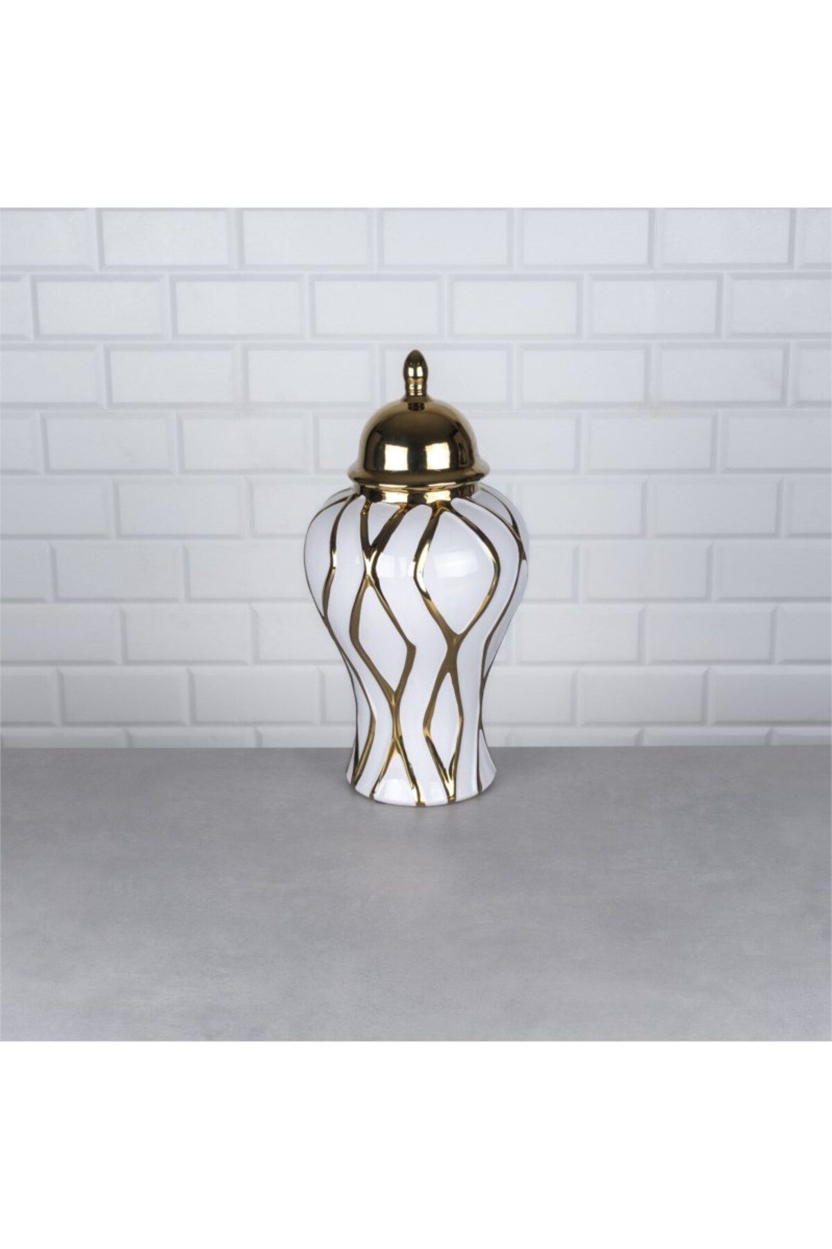 Hinora Gold Beyaz Çizgi Detay Orta Boy Porselen Küp Dekoratif Süs 18x18x38cm TEKLİ SATILIR