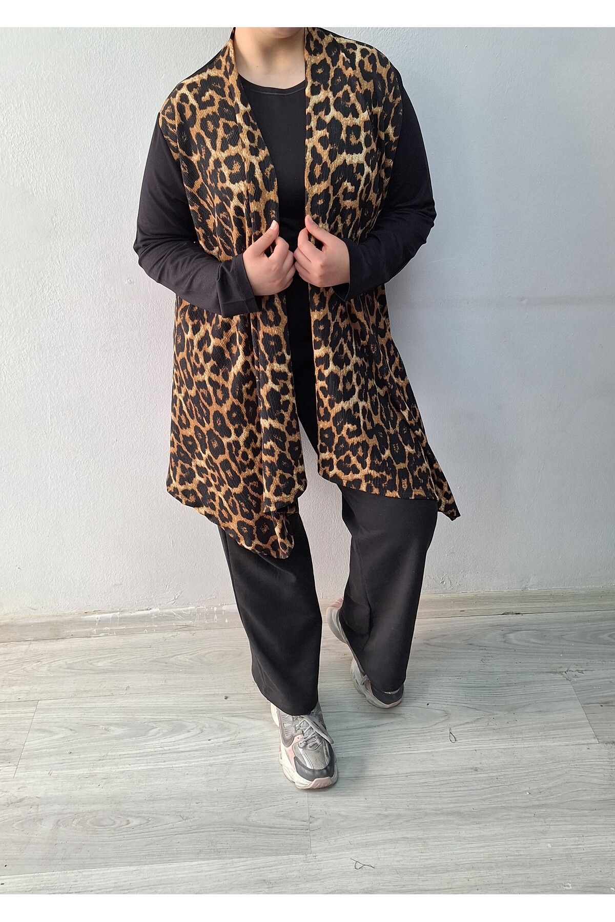 Belirteç Parven Leoparlı Hırka