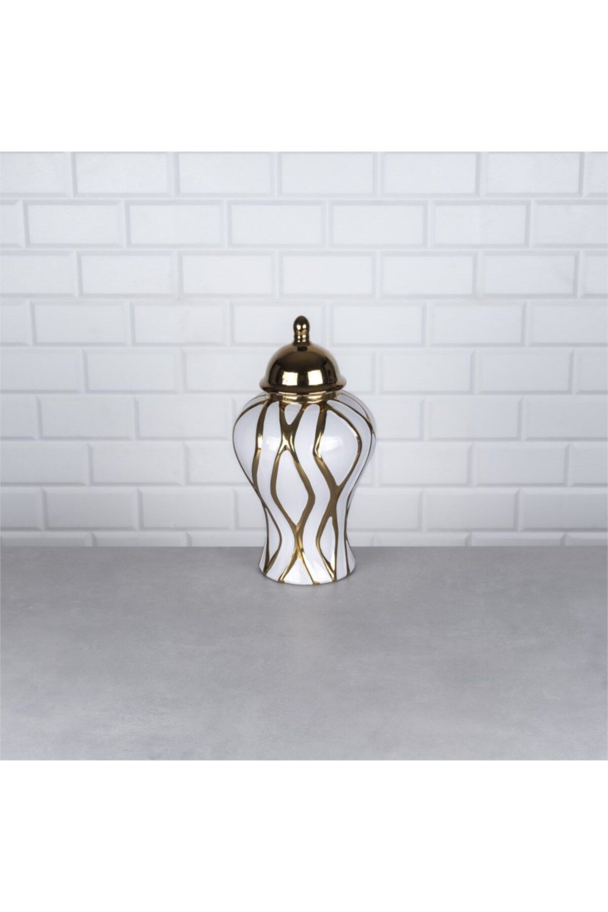 Hinora Gold Beyaz Çizgi Detay Küçük Küp Porselen Dekorasyon Obje 17x17x31 TEKLİ SATILIR