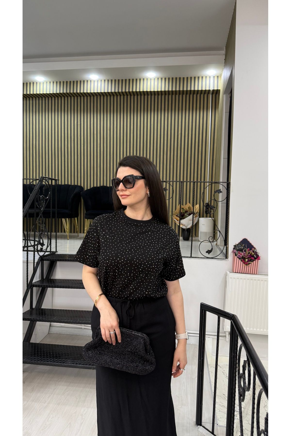 Butik Siyah taşlı tişört t-shirt