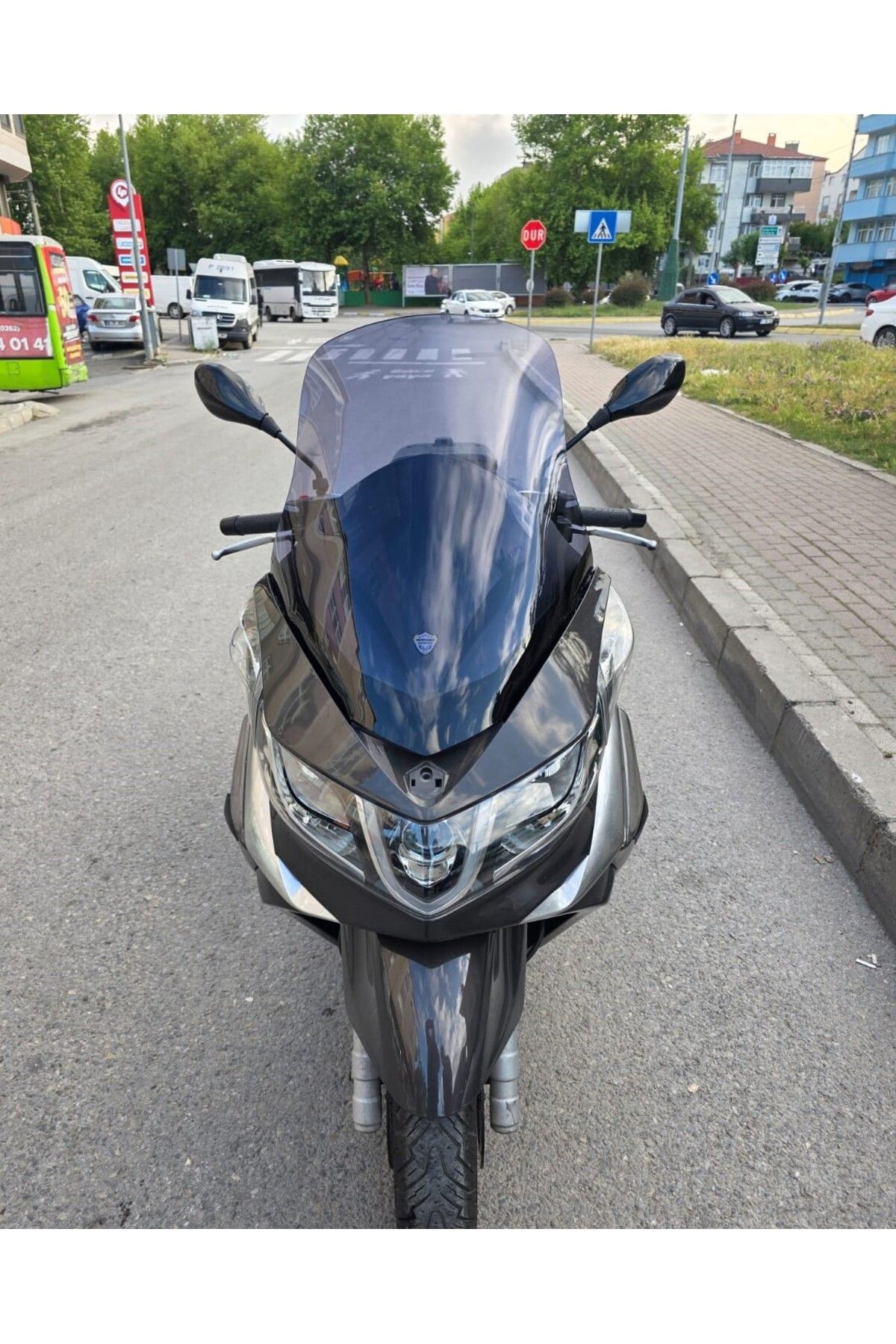 Piaggio X10 Siperlik Ön Cam 2011-2017 Model 73cm Füme Renkli 4mm