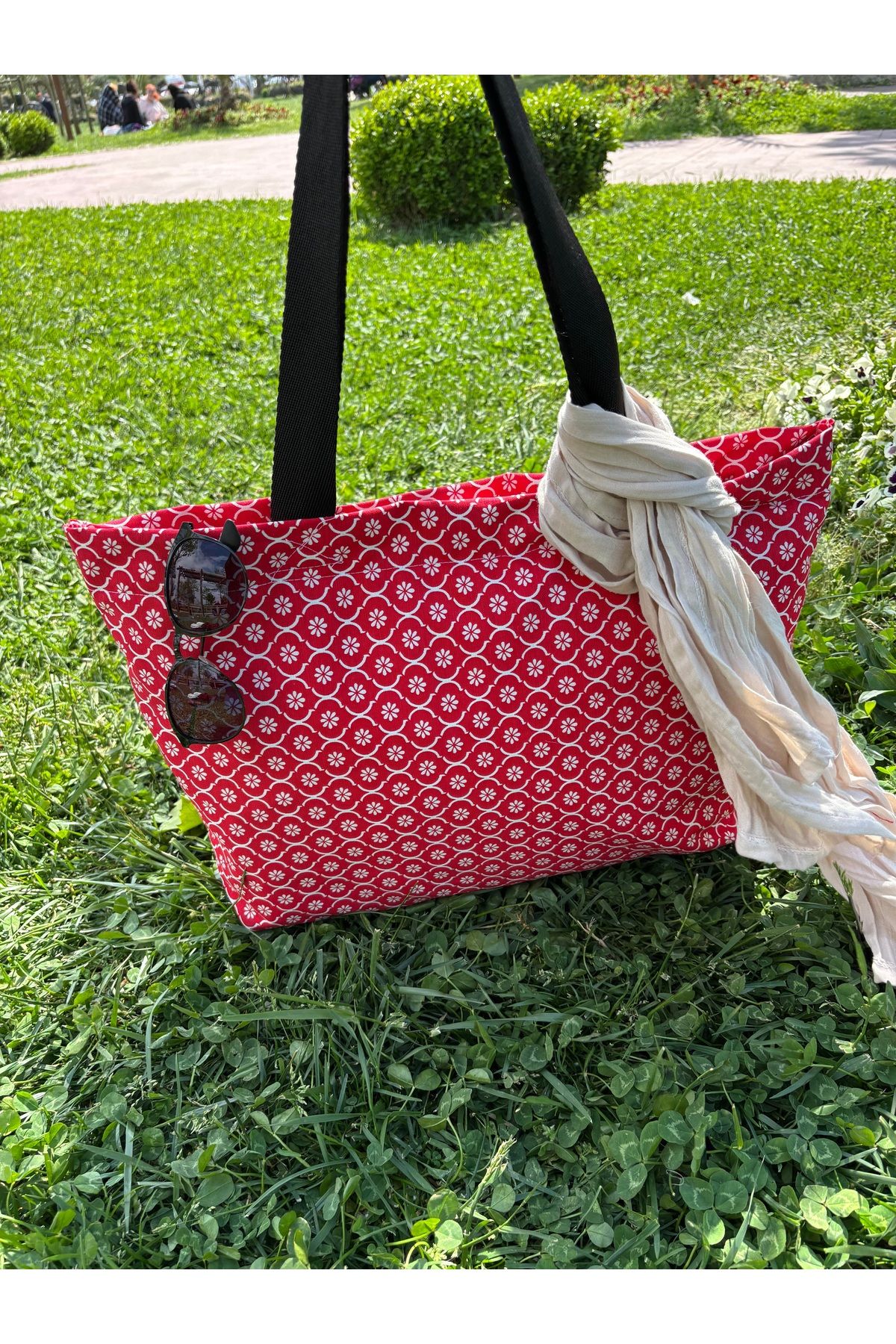 HALFART-Red Clover Patterned Waterproof Duck Linen Beach Bag |   Large Size 45X55 cm |   Zippered, Pocketed 3