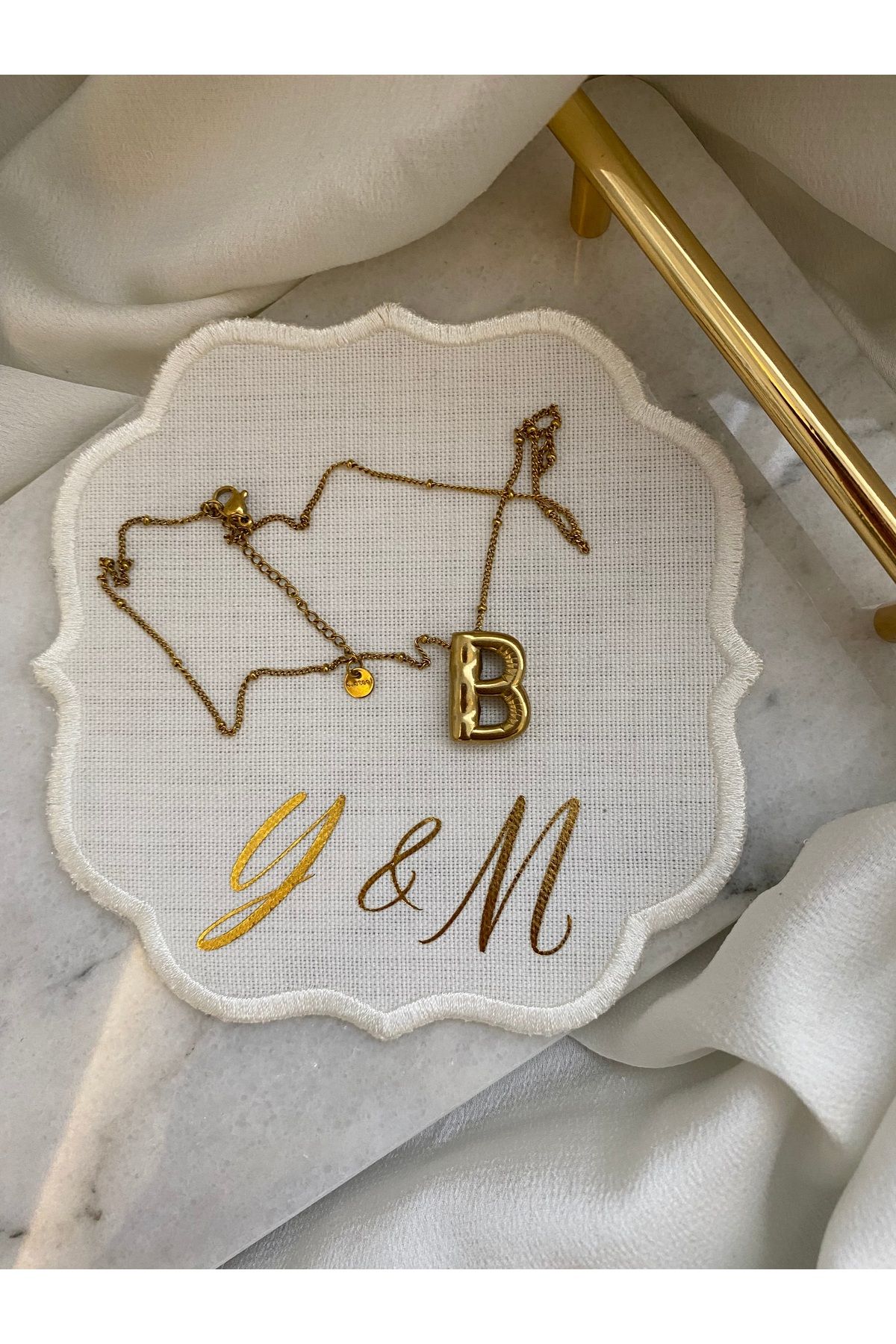 YM ÇELİK GOLD B HARFİ BALON KOLYE