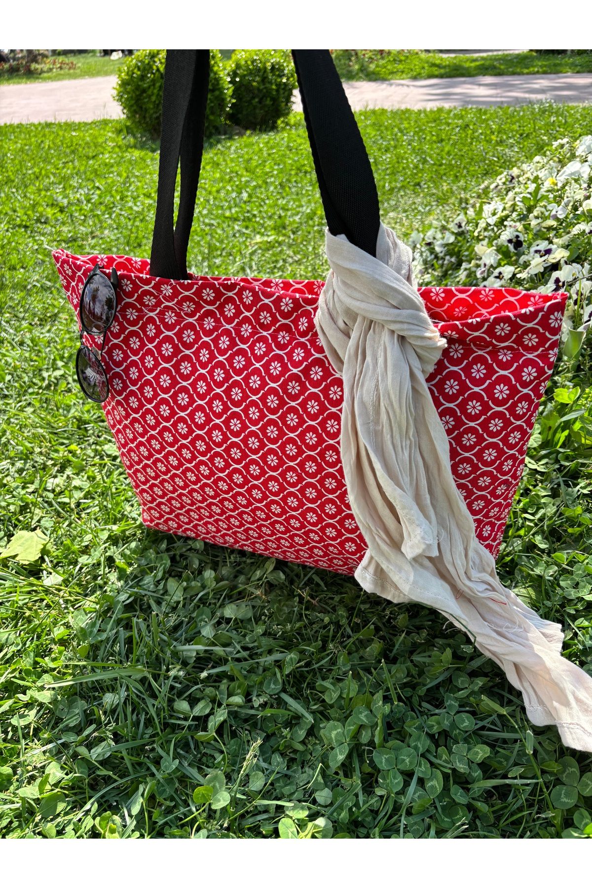 HALFART-Red Clover Patterned Waterproof Duck Linen Beach Bag |   Large Size 45X55 cm |   Zippered, Pocketed 2