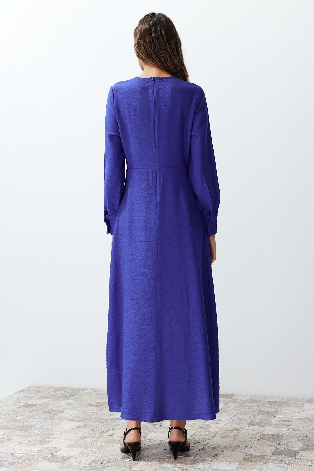 Trendyol Modest-فستان منسوج بتفاصيل ربطة الخصر من ساكس TCTSS23EB00221 6