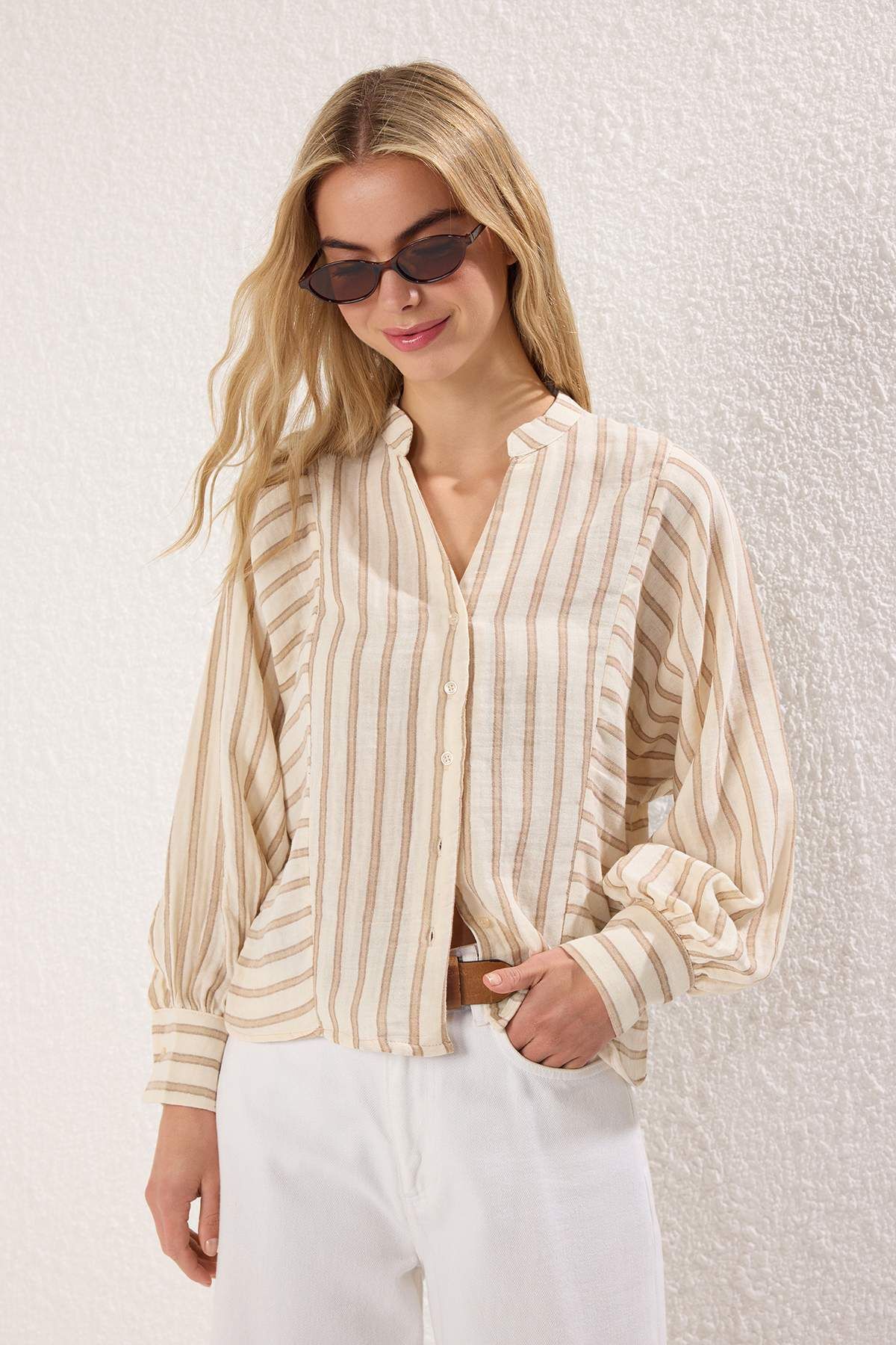 Trendyol Collection-Béžovo-vícebarevná Béžovo-vícebarevná košile s límečkem Boho Style TWOSS25GO00163 2