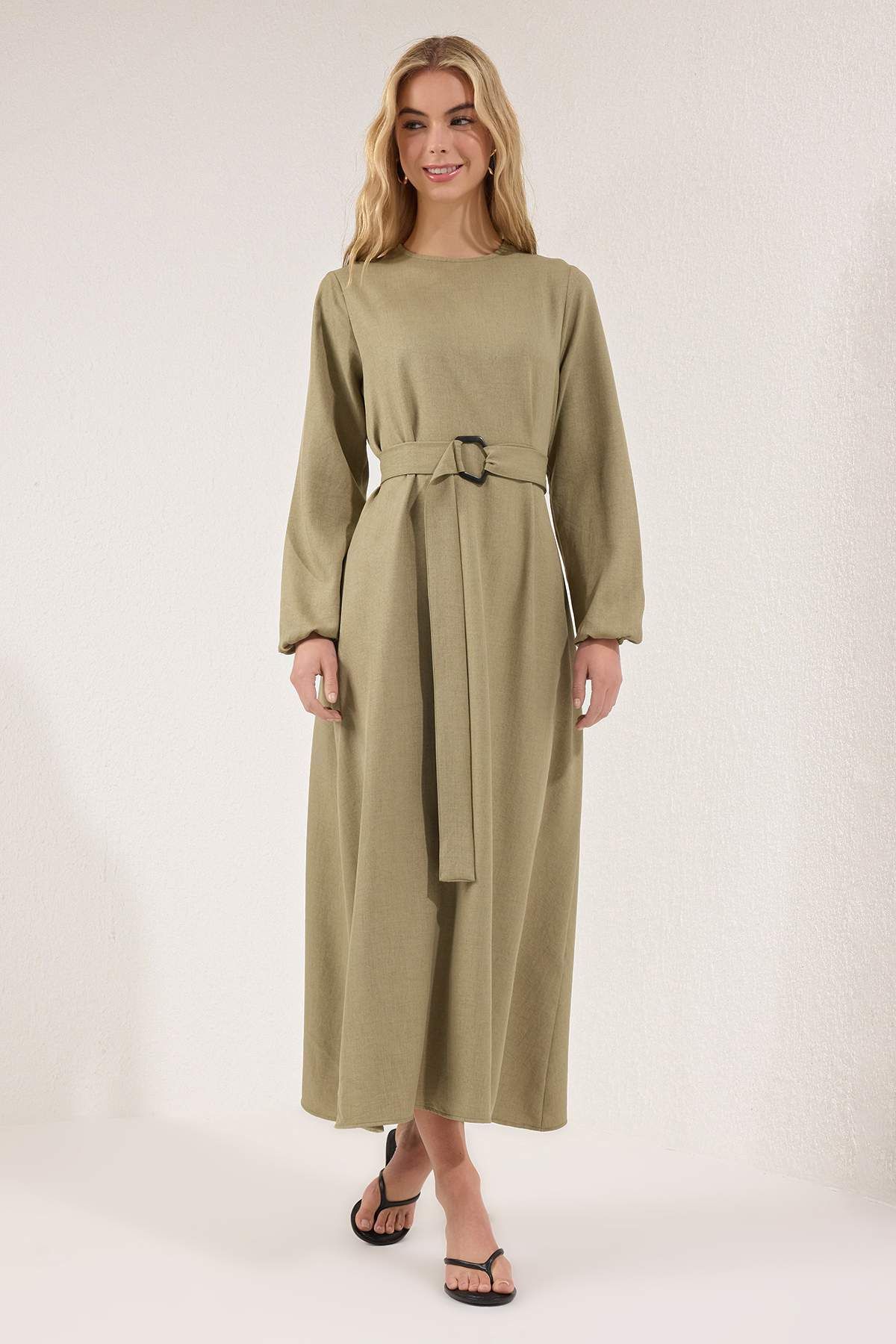 Trendyol Modest-Khaki tkané šaty s páskem TCTSS25EB00096 2