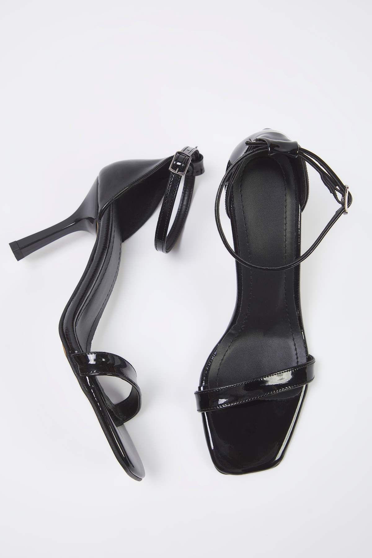 TRENDYOL SHOES Czarne Damskie Buty Na Cienkim Obcasie Z Paskiem Na Kostce Kobieta - 36