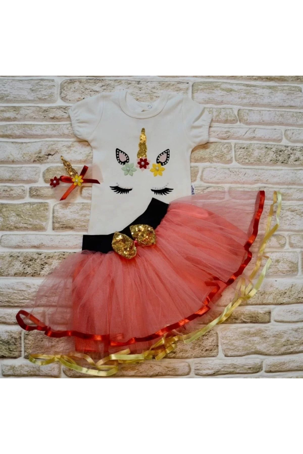 onlinebutik Payetli Pony Nakışlı Tokalı Kısa Kollu Tütü Etek 3lü Kız Bebek Takımı