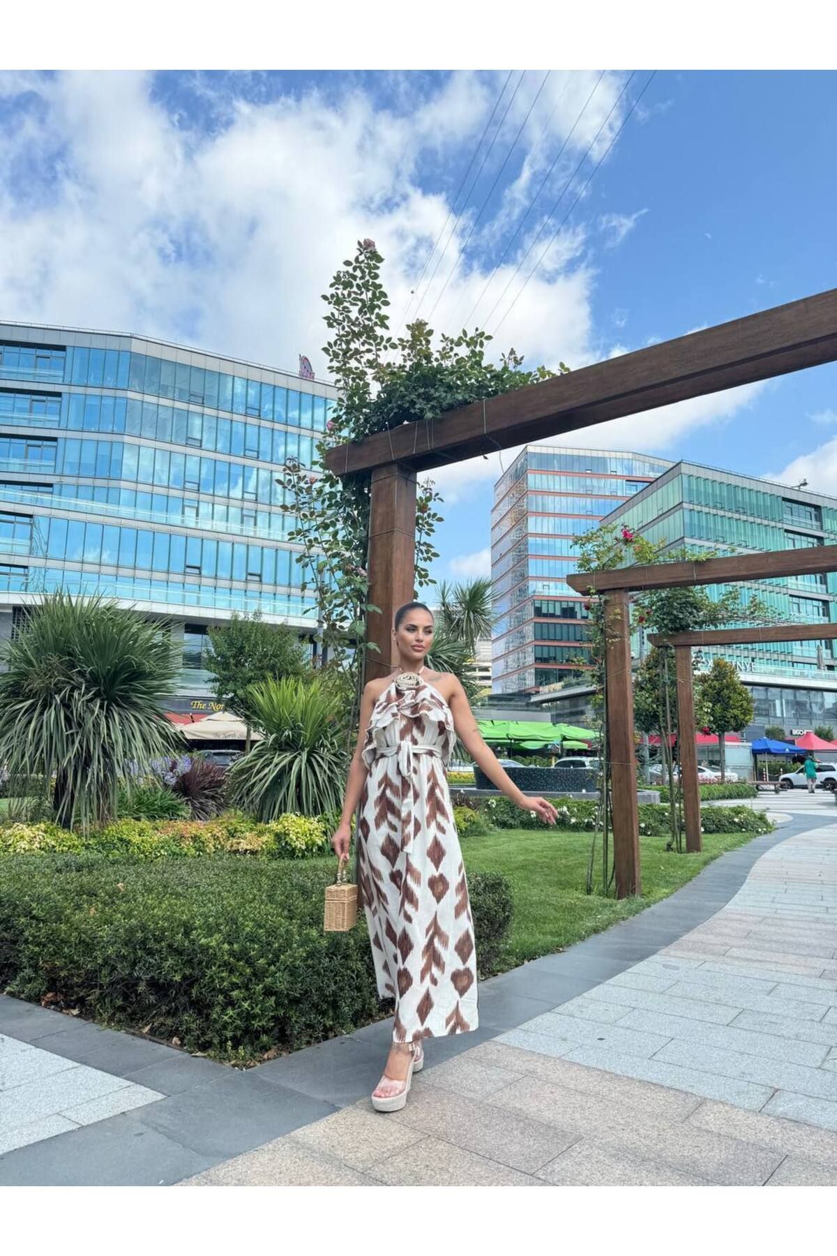 Castivo Fashion Etnik Desenli Boyundan Bağlamalı Fiyonk Detaylı Yazlık Elbise