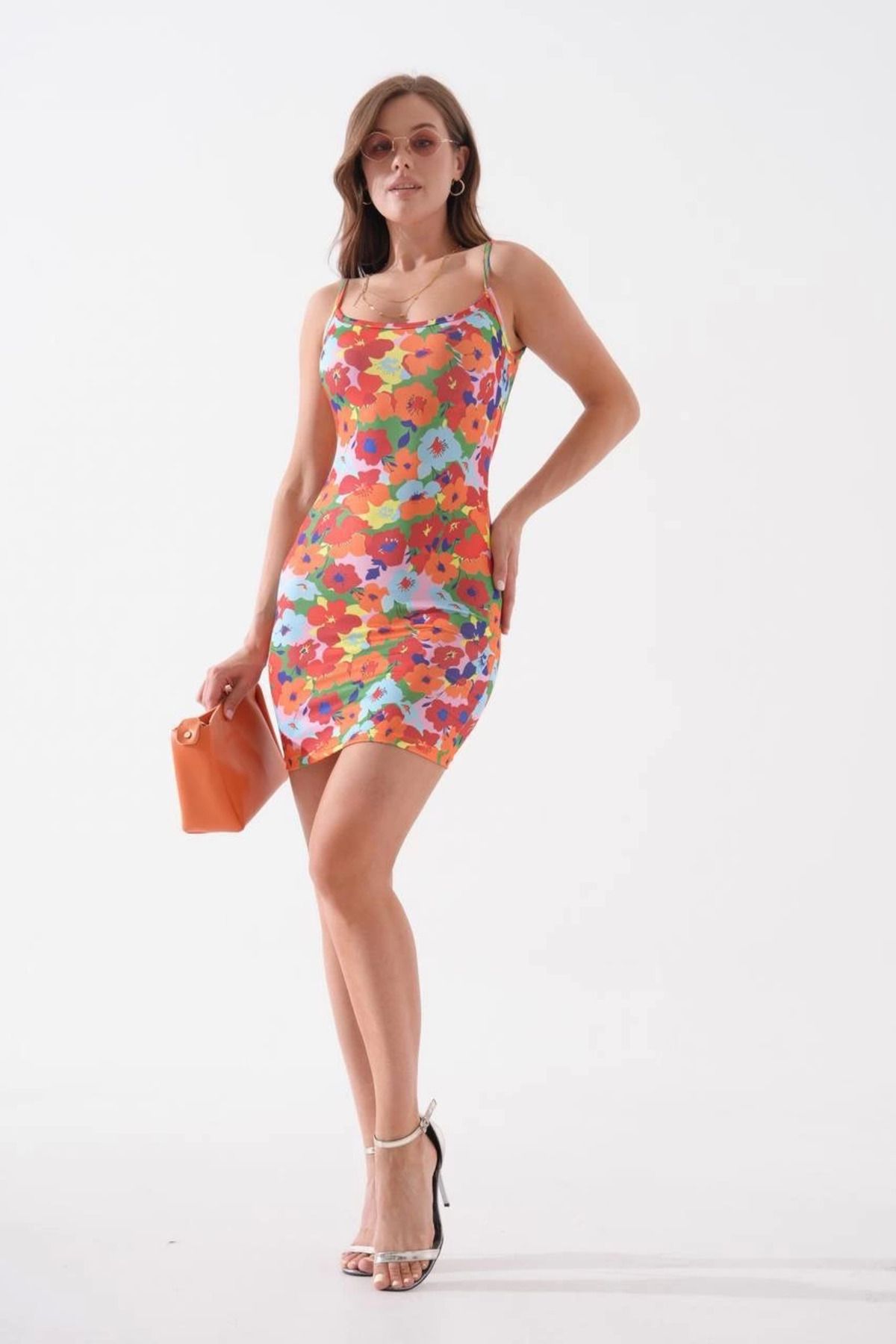 İntive Lingerie Kadın İnce Askılı Canlı Çiçek Desenli Slim Fit Mini Yazlık Elbise