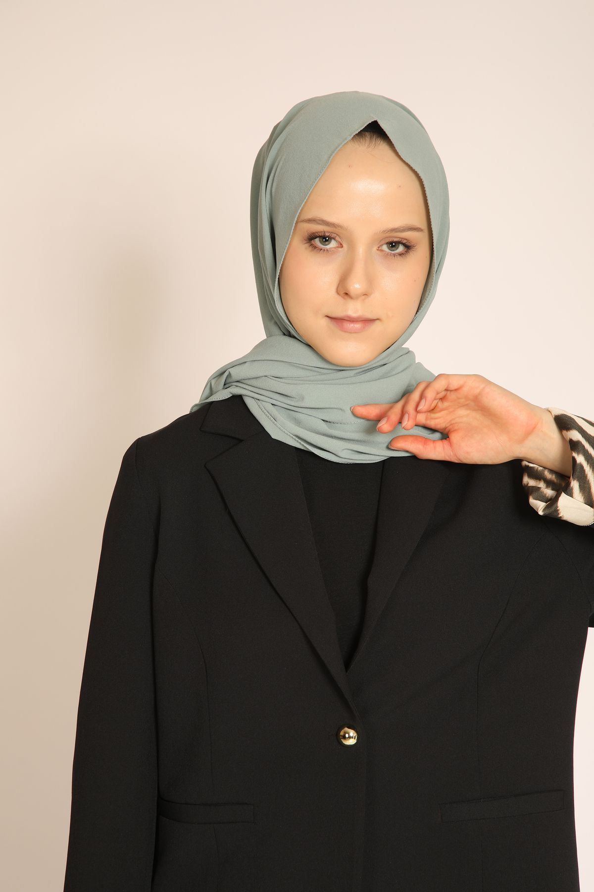 BERCHEM SCARF Akel Düz Mint Yeşili Şal – Ferah ve Modern Bir Dokunuş