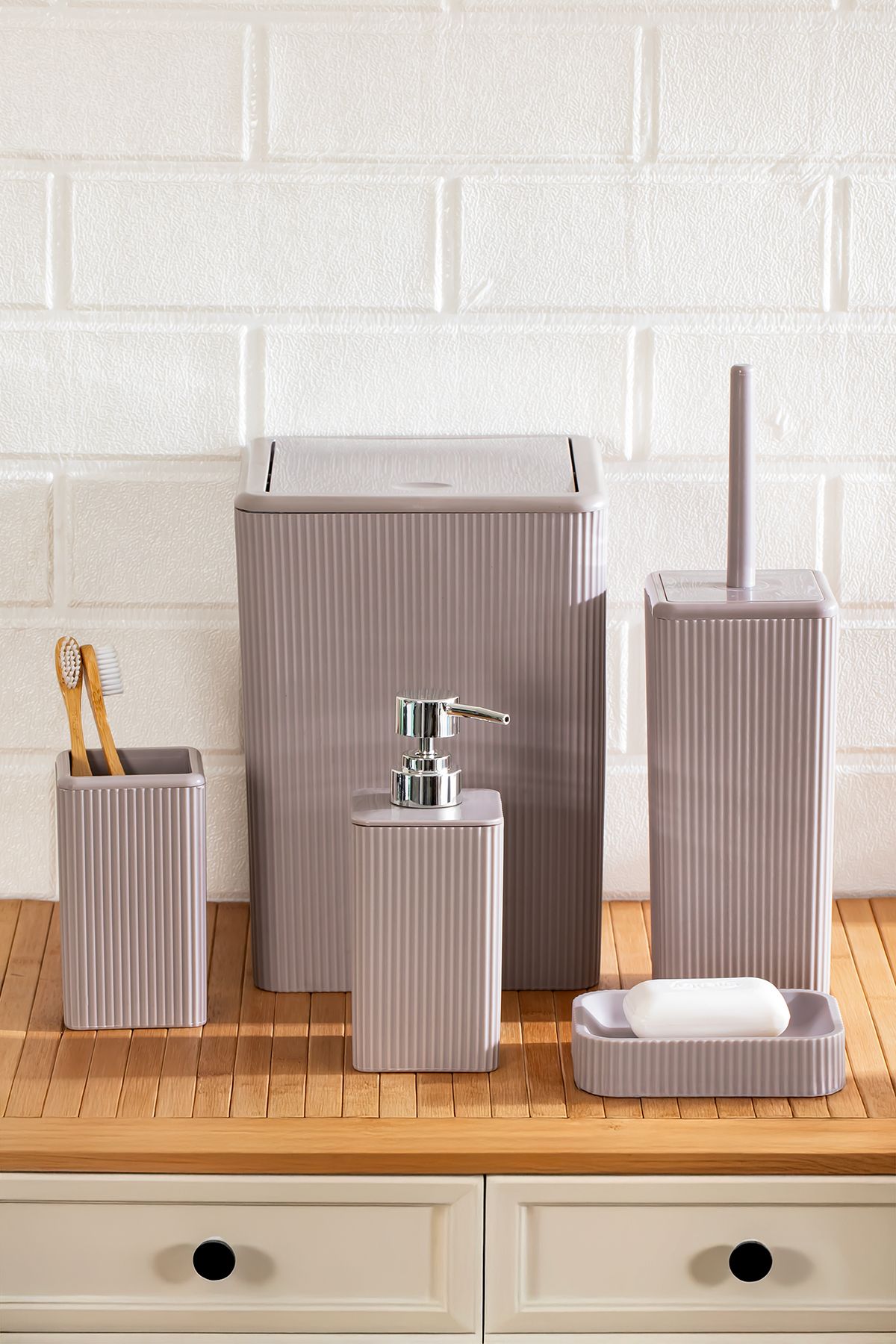 13177 Marlon Luna 5li Çizgili Kare Banyo Seti Taupe
