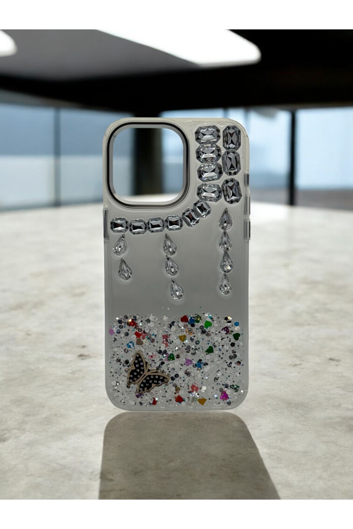 DUBİGOLD İPHONE 15 PRO MAX UYUMLU DESENLİ SARARMAYAN SERT ŞEFFAF SİLİKON KILIF