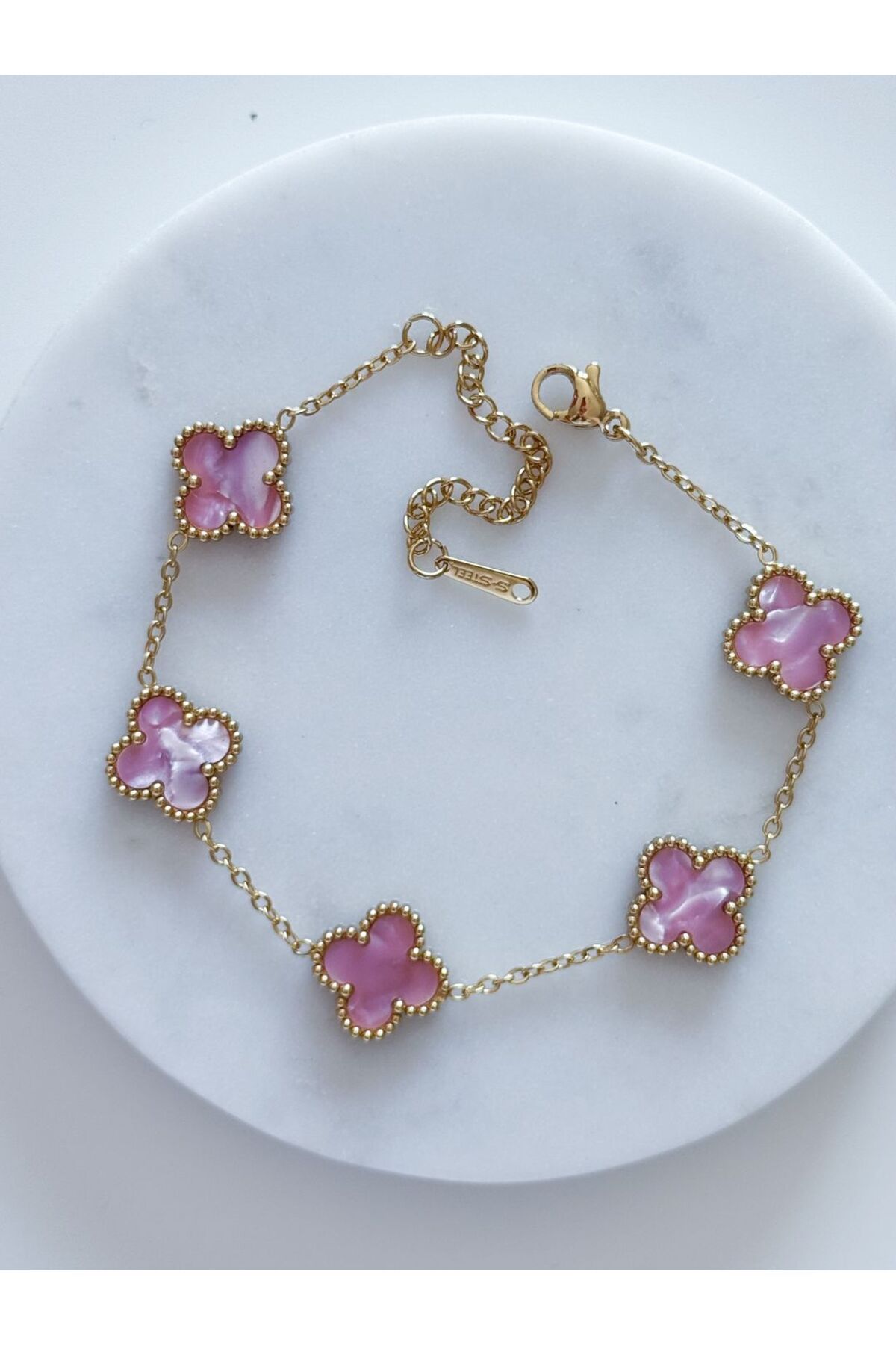 CHARMLUCKY PEMBE PARLAK ÇOKLU YONCA BİLEKLİK