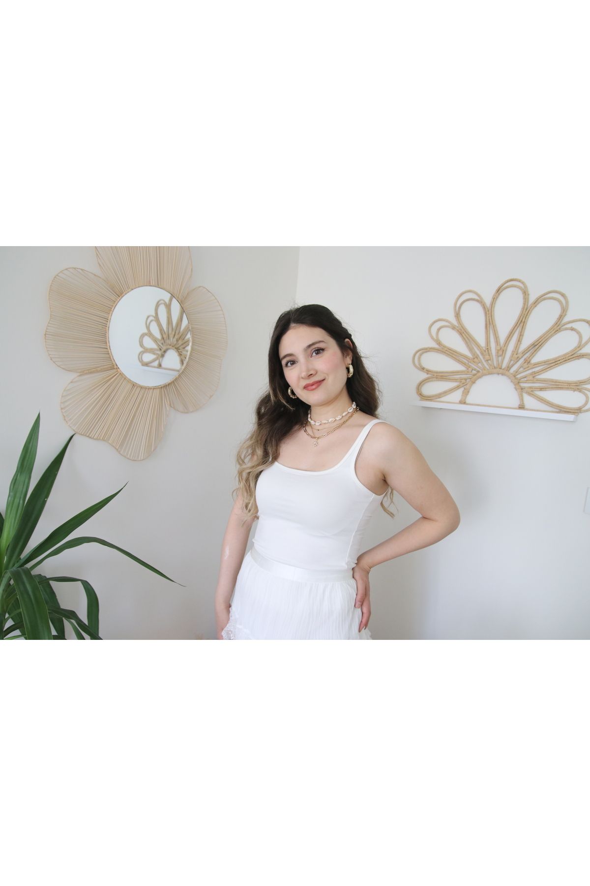 Nihanello Butik Beyaz iç göstermez body