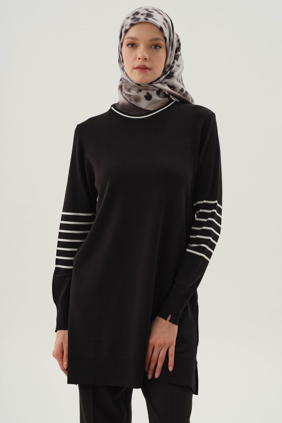 Tuğba Kolları Çizgili Triko Tunik - Siyah