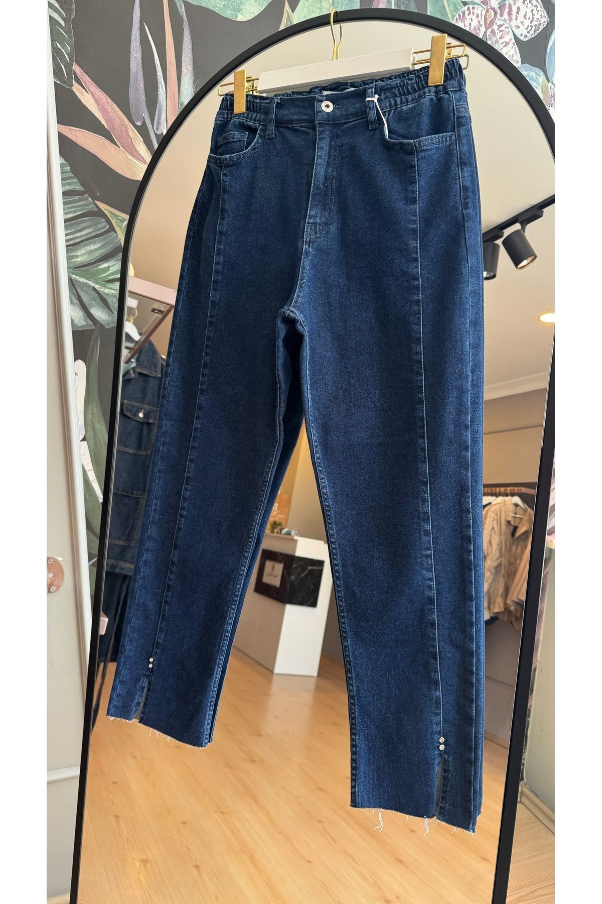 Büşra Butik Taş detaylı kot pantolon