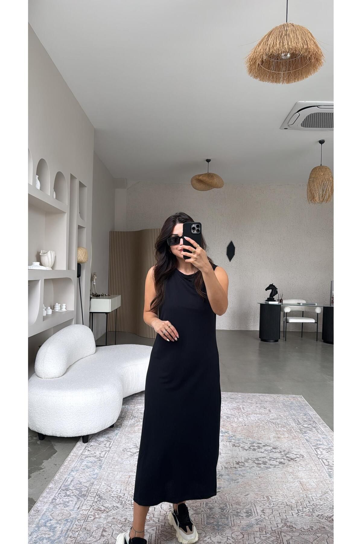 Buket Teke Siyah Basic Midi Elbise