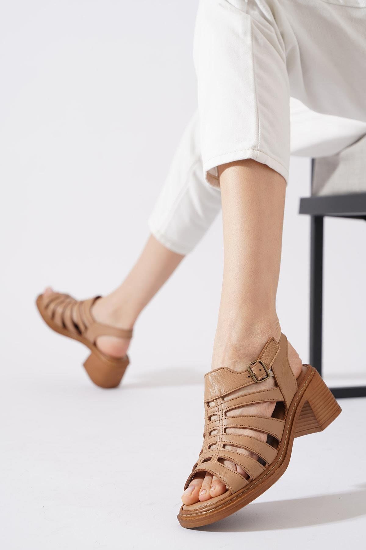 Moda Pie Rice Pencere Kafesli Hakiki Deri Kadın Sandalet Cappuccino Cilt