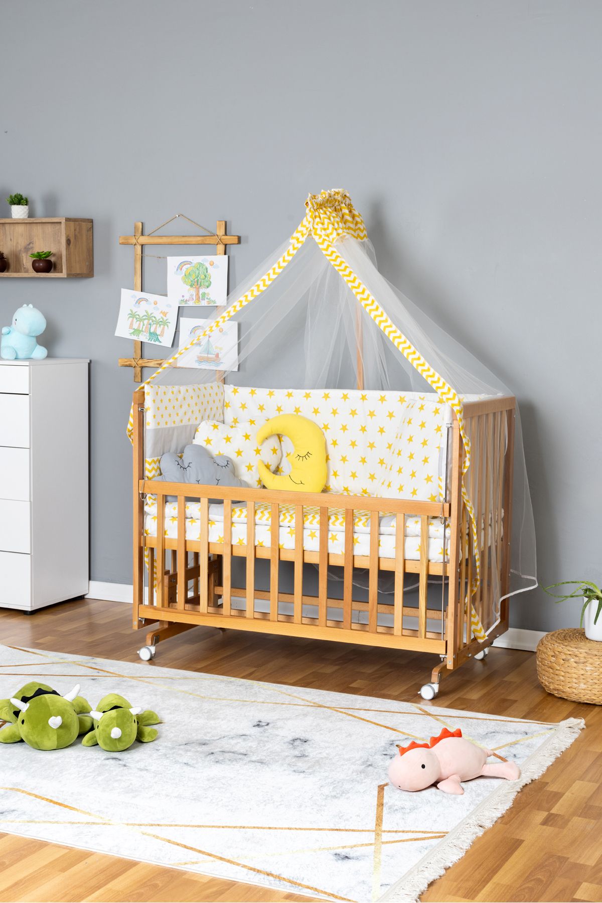 Carino Wins Ahşap Beşik Anne Yanı Yeni Doğan Asya Organik Bebek Beşiği SARI YILDIZ UYKU SETLİ + TEKERLEKLİ