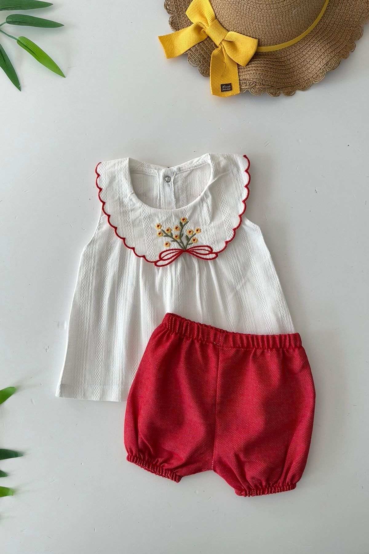 Minigimin Cicileri Miniğimin Cicileri Yaka Nakış Detaylo Şortlu Kız Bebe 2 li Takım - Kırmızı